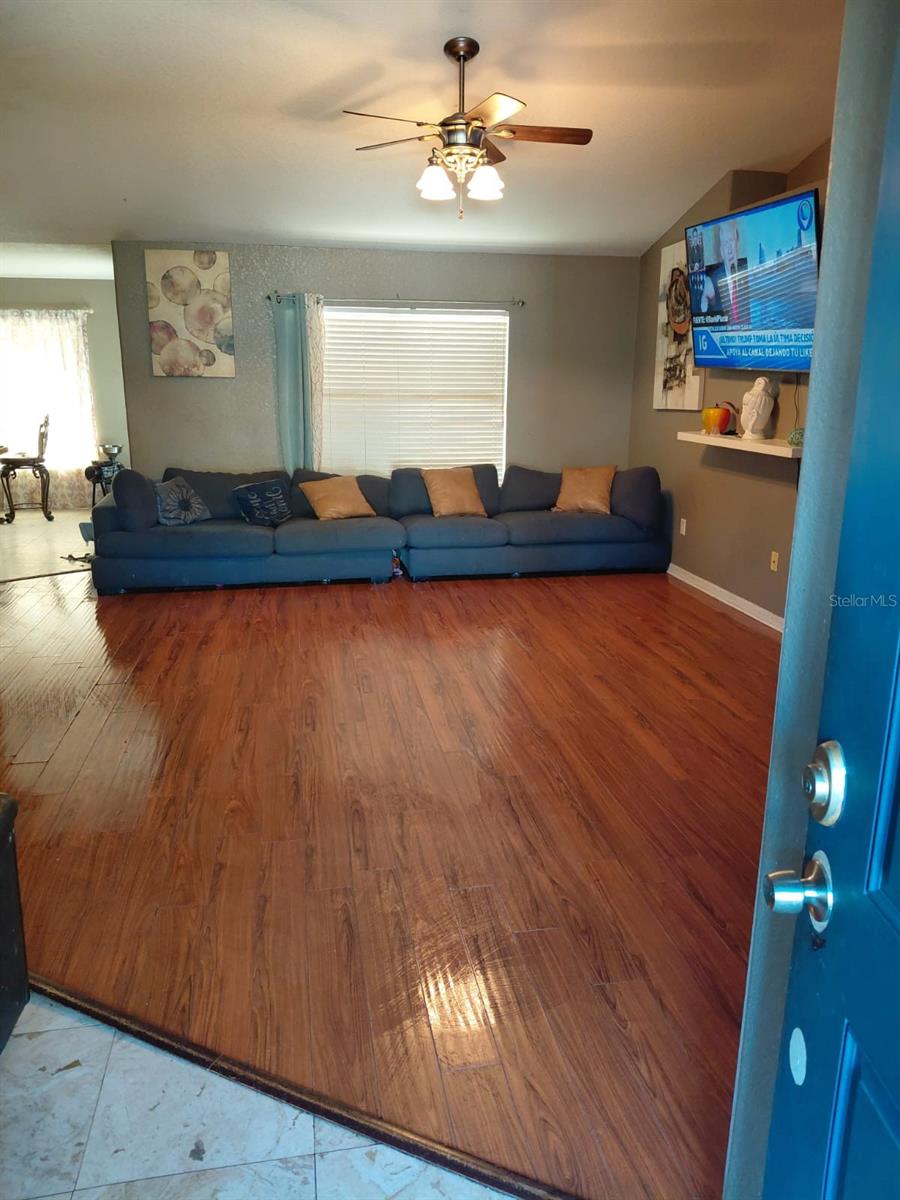 11382 Mahopac Rd Property Photo 4