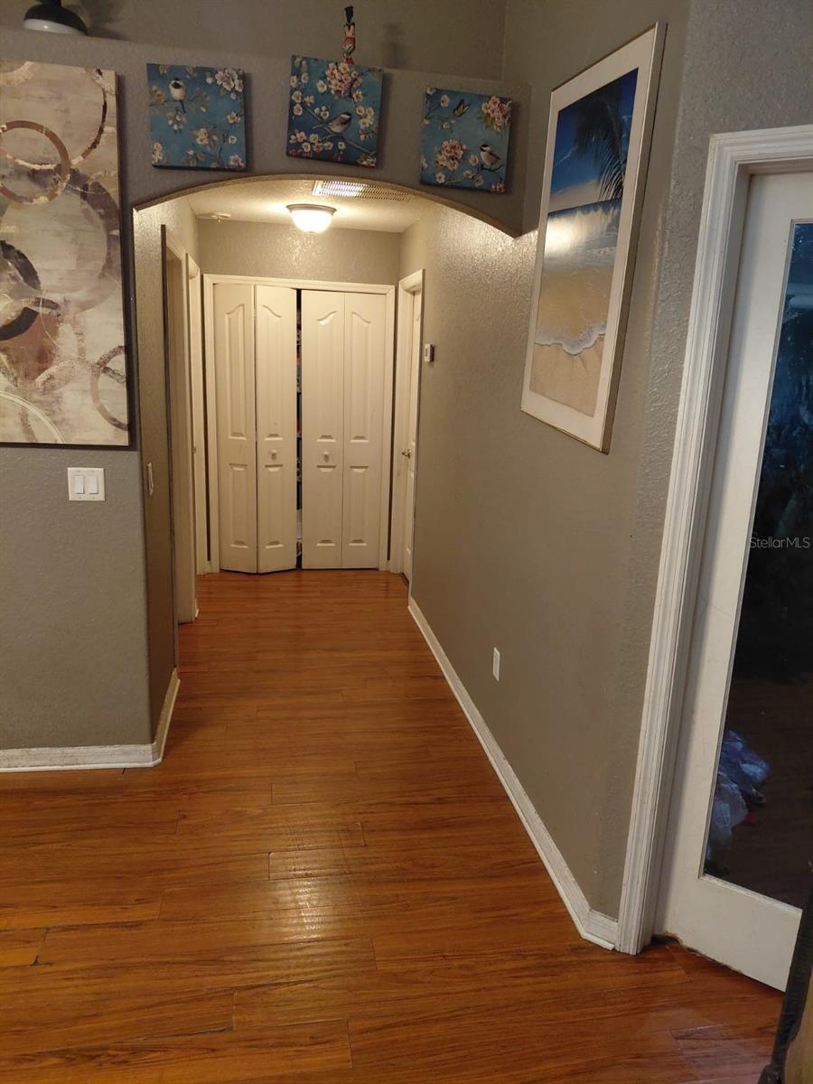 11382 Mahopac Rd Property Photo 5