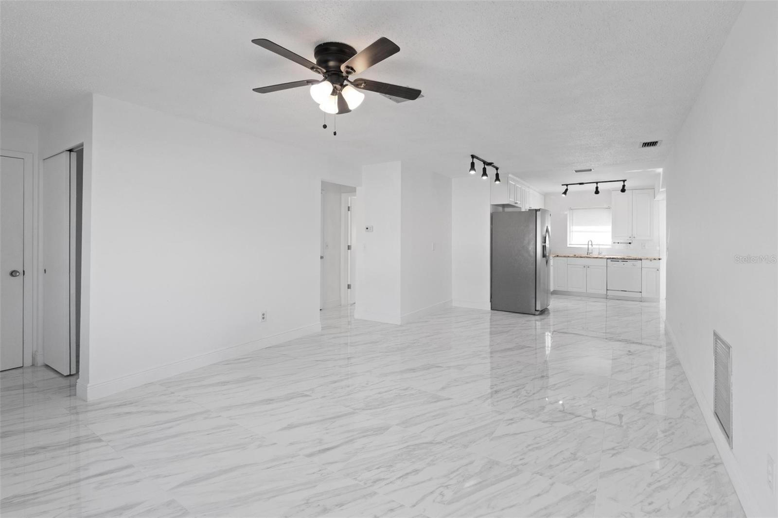 7050 Versailles N Property Photo 5