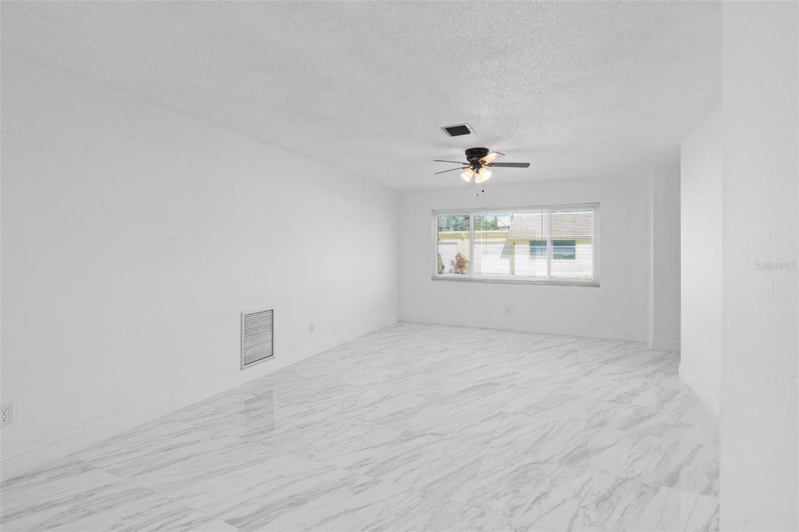 7050 Versailles N Property Photo 10