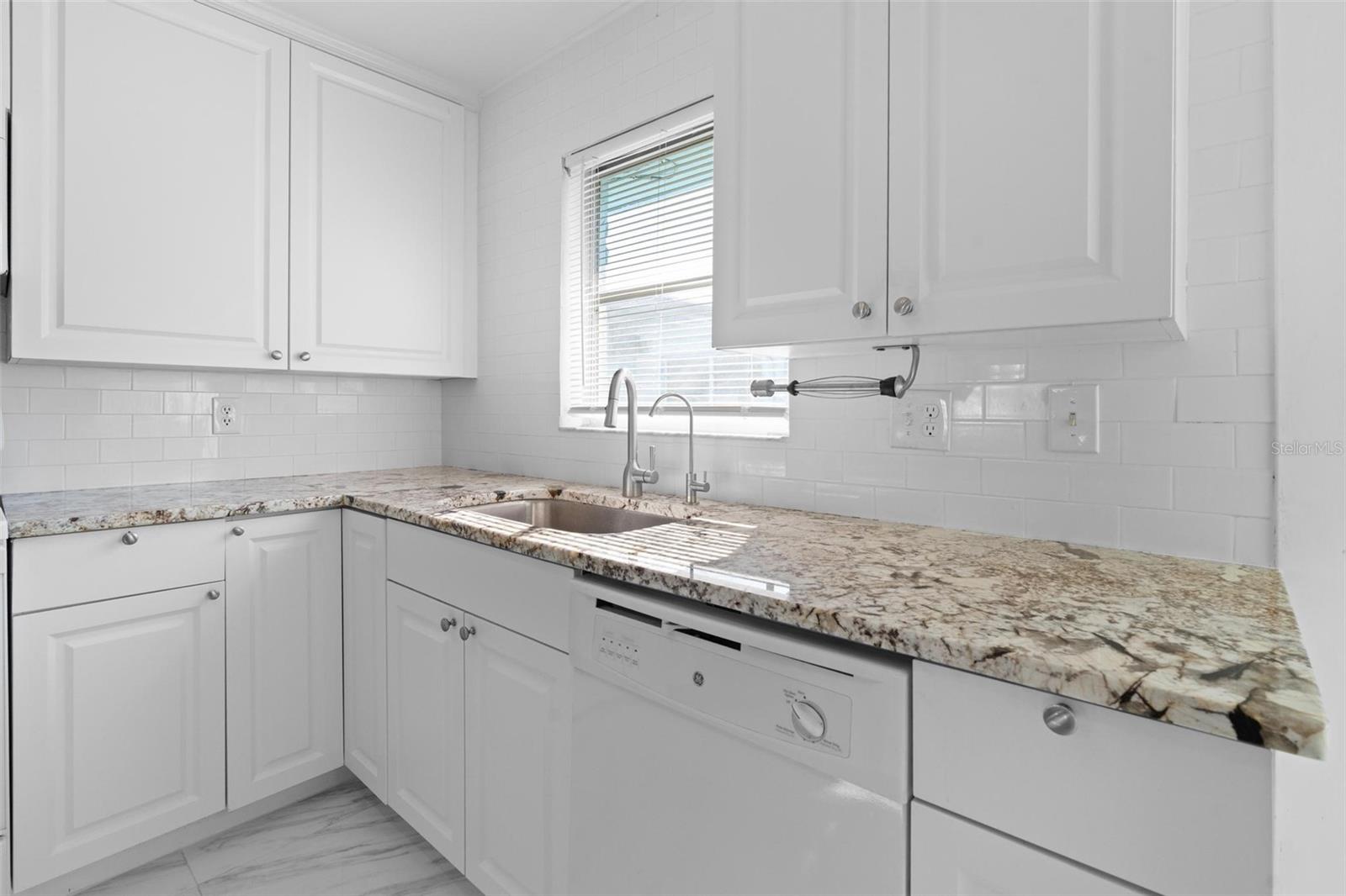 7050 Versailles N Property Photo 15