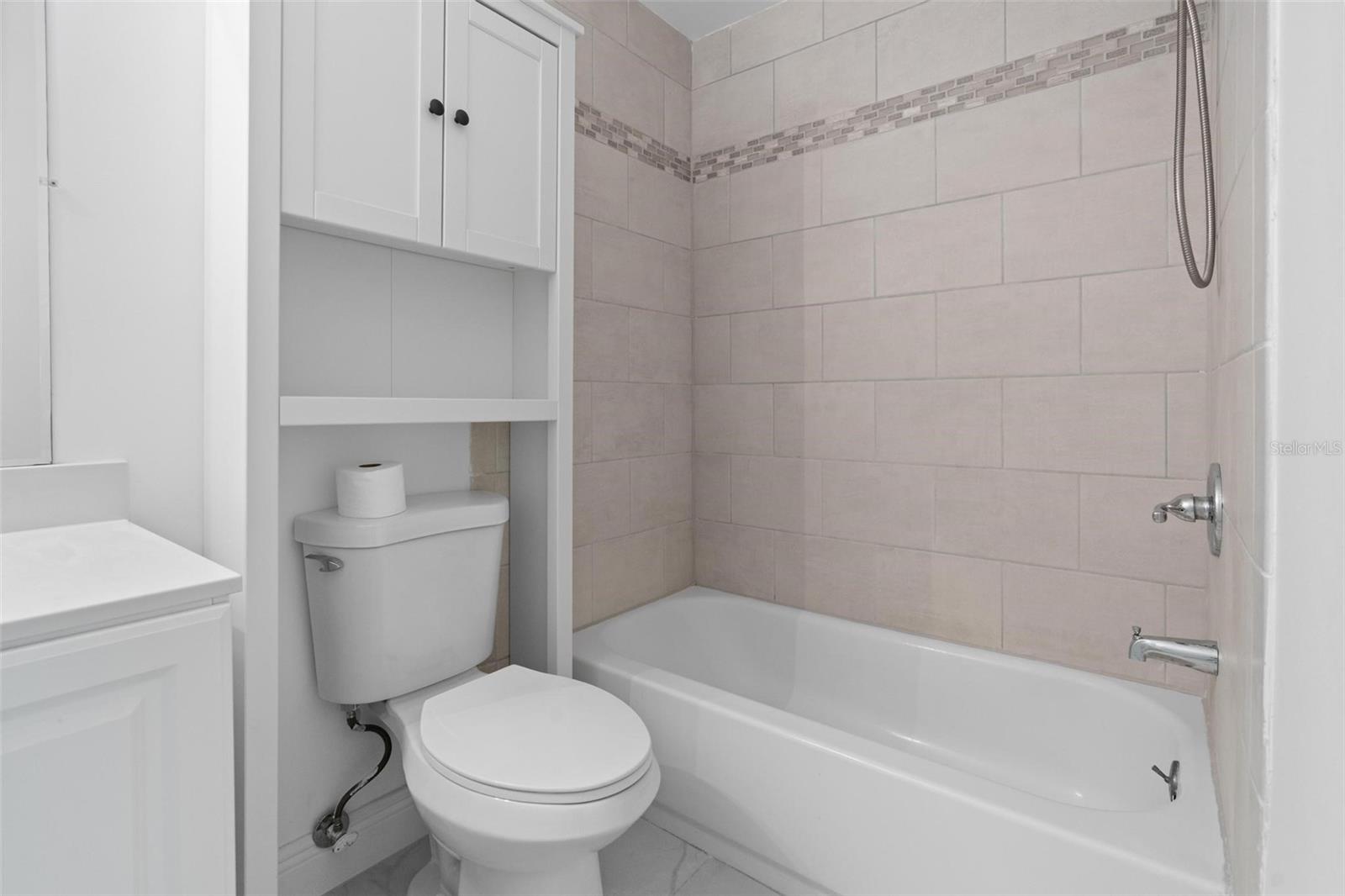 7050 Versailles N Property Photo 19