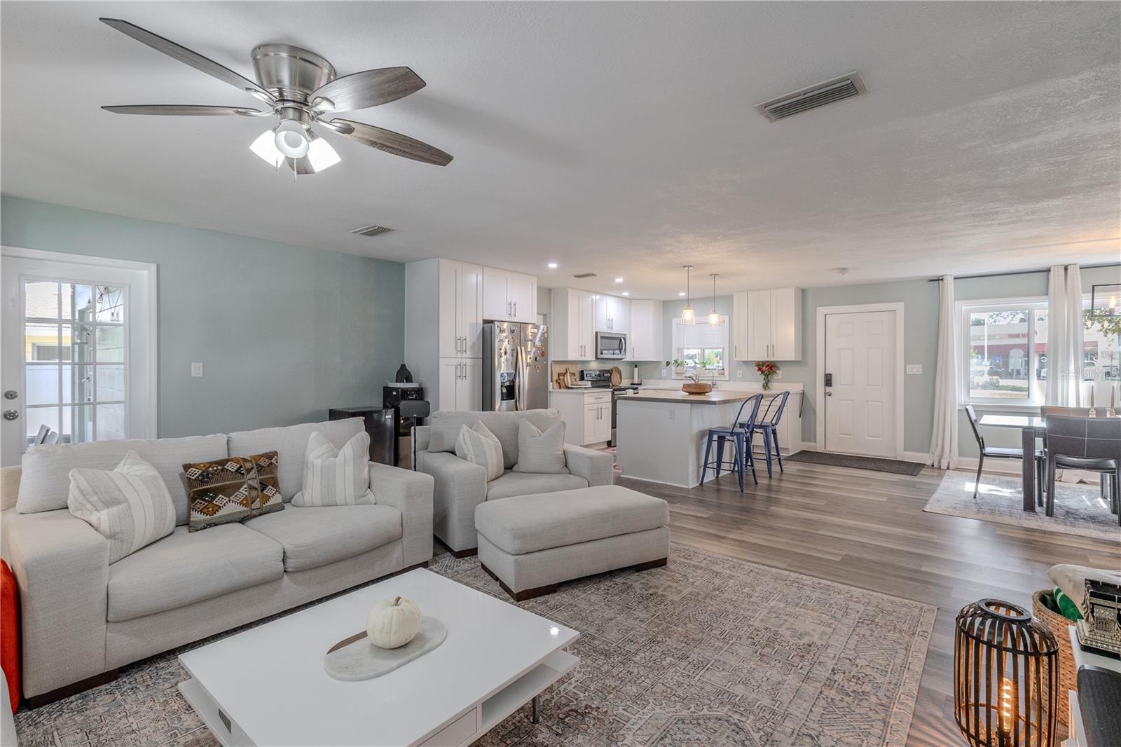 11615 Park Blvd Property Photo 6
