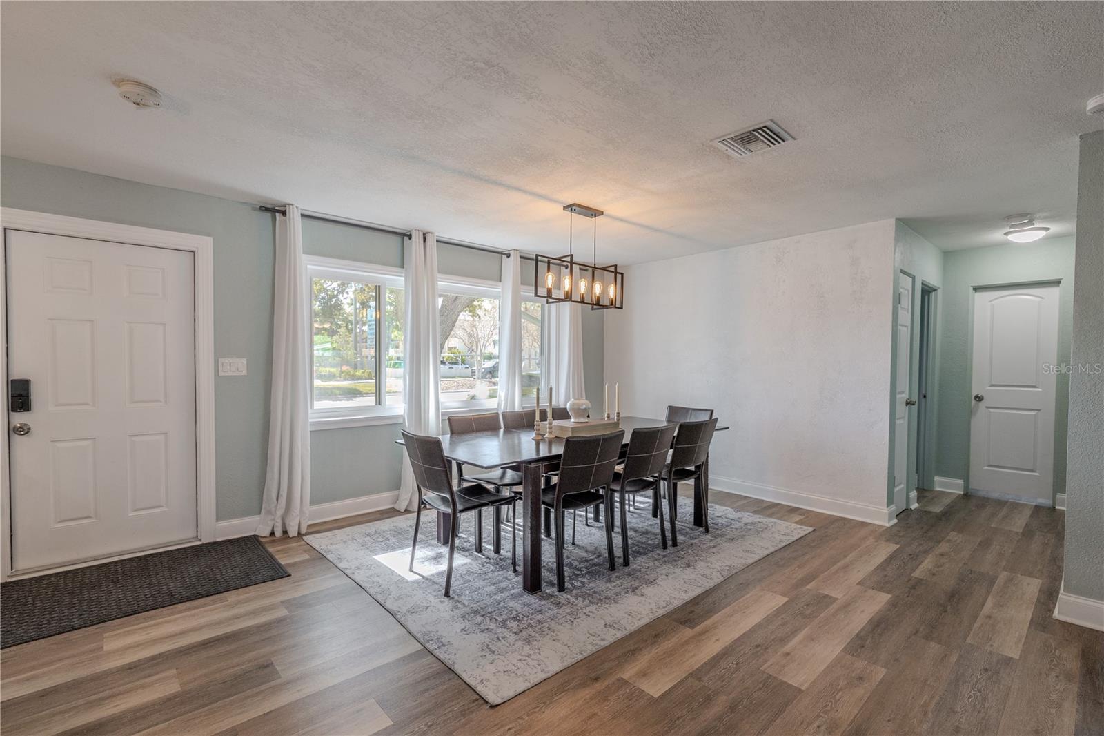 11615 Park Blvd Property Photo 15