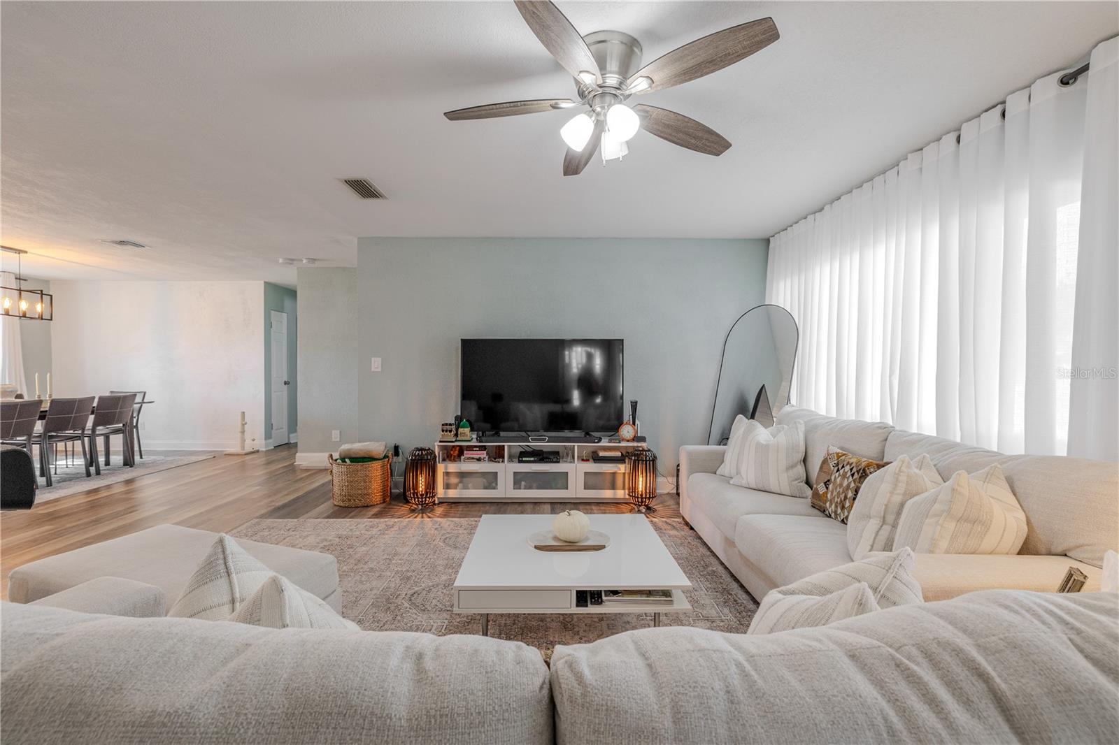11615 Park Blvd Property Photo 18