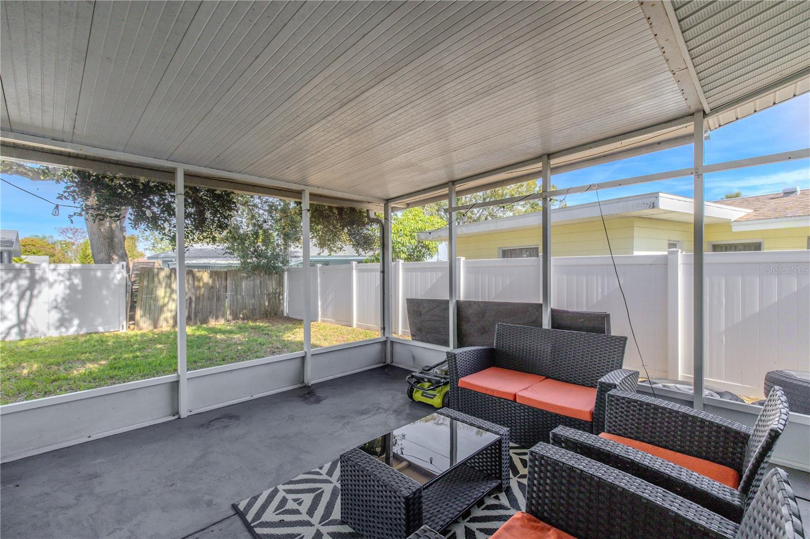 11615 Park Blvd Property Photo 30