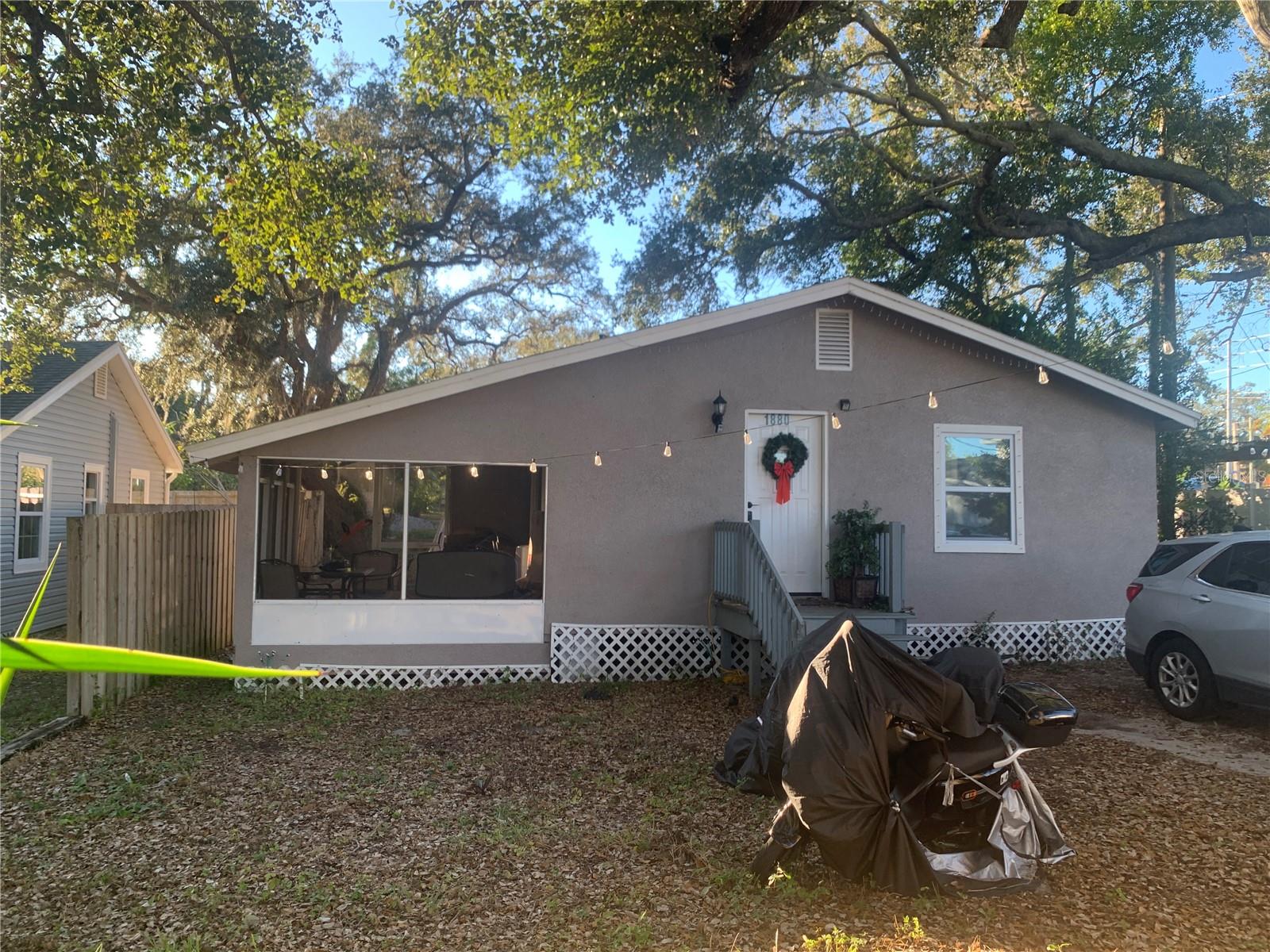 1880 SYLVAN DR