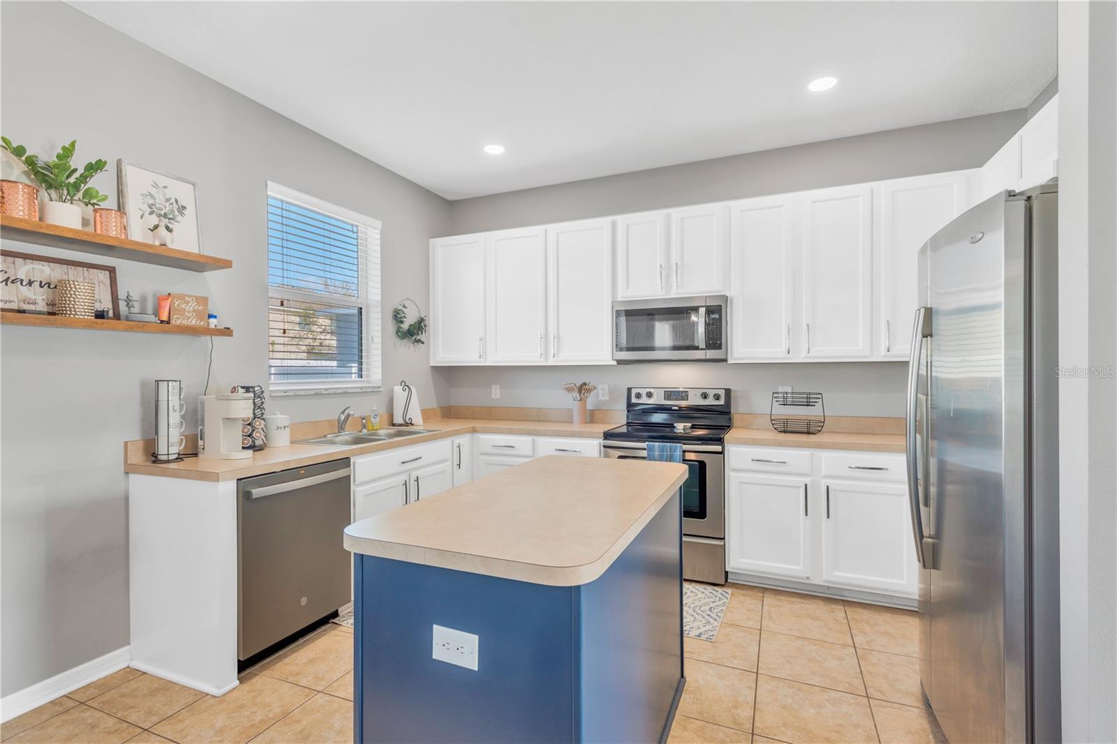 18345 Fish Loop Property Photo 10