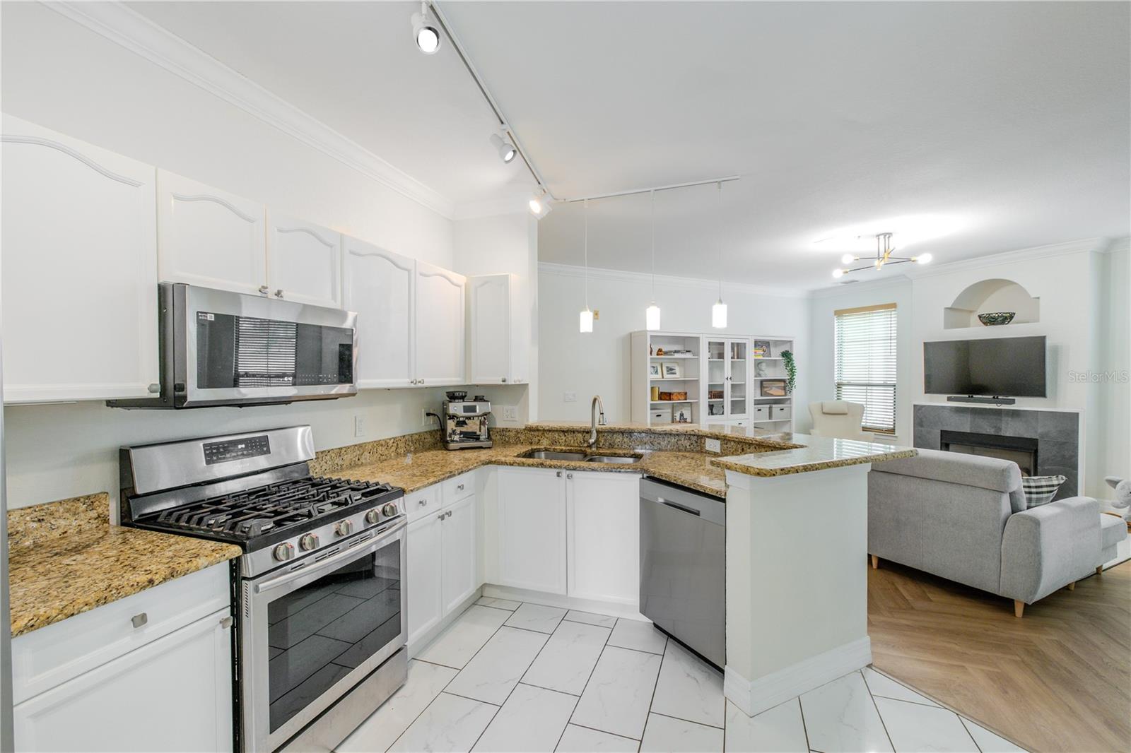 2722 Via Tivoli #410a Property Photo 9