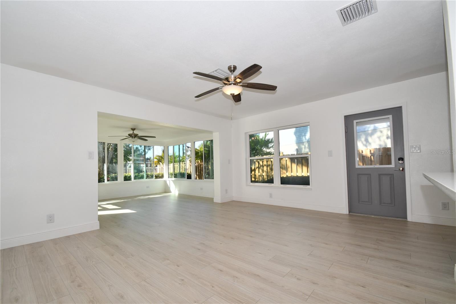 547 Trade Winds Dr Property Photo 7