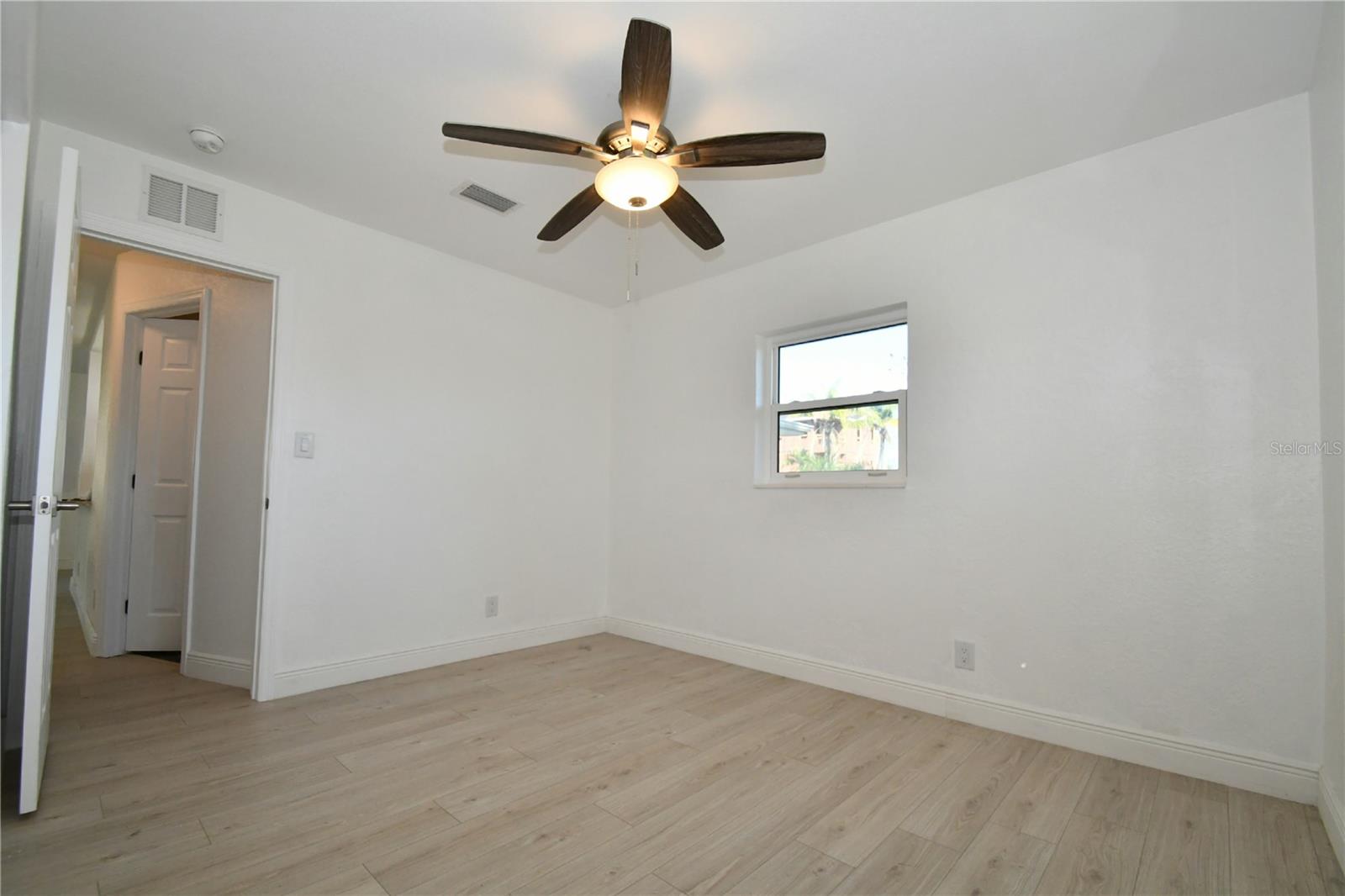 547 Trade Winds Dr Property Photo 15