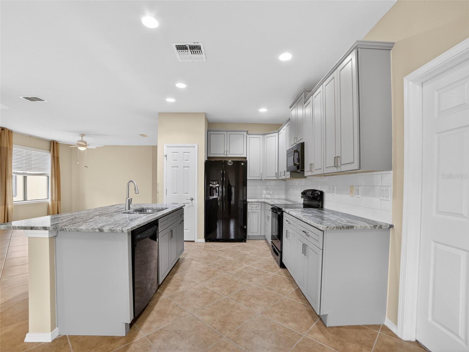 348 Cedar Falls Dr Property Photo 6