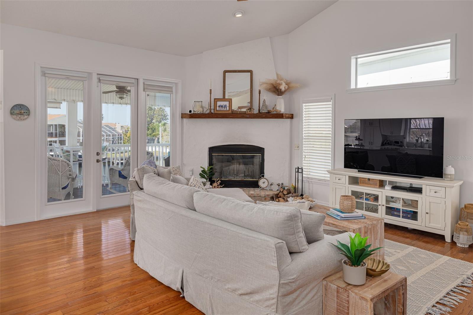 4207 Des Prez Ct Property Photo 5