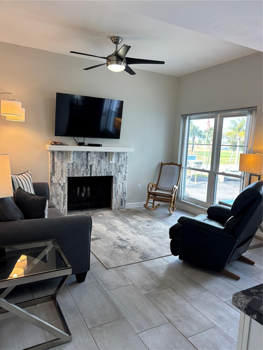 179 Medallion Blvd #e Property Photo 3