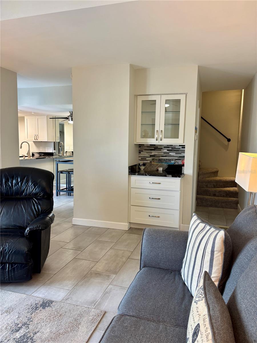 179 Medallion Blvd #e Property Photo 4