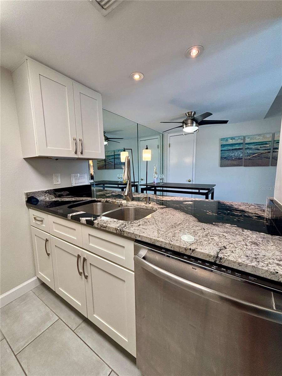 179 Medallion Blvd #e Property Photo 9