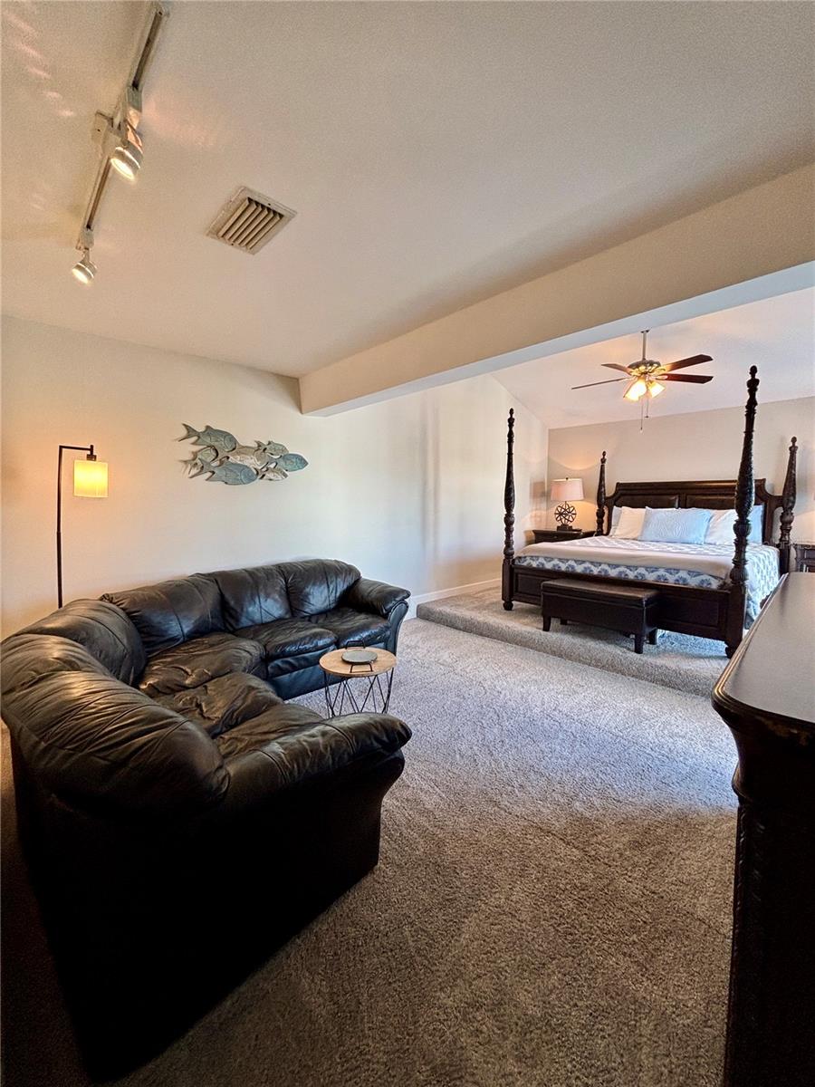 179 Medallion Blvd #e Property Photo 16