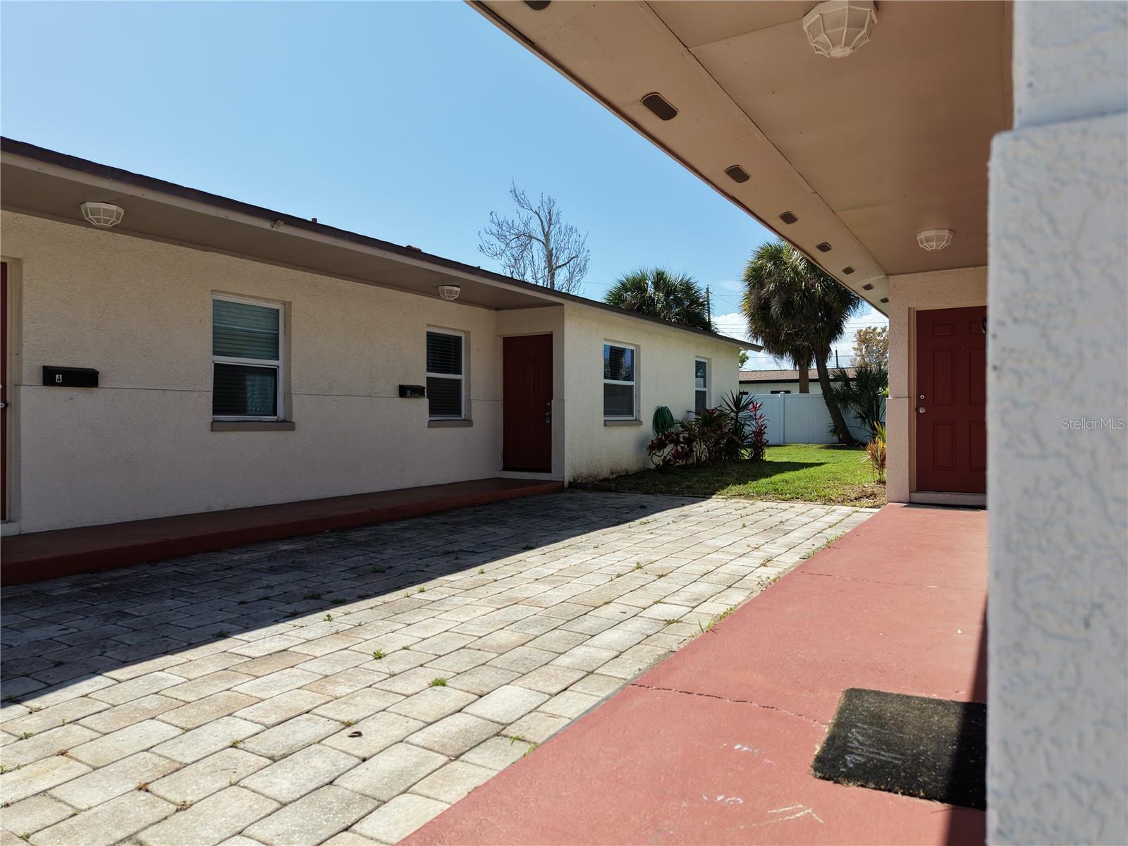 6627 S West Shore Blvd Property Photo 1