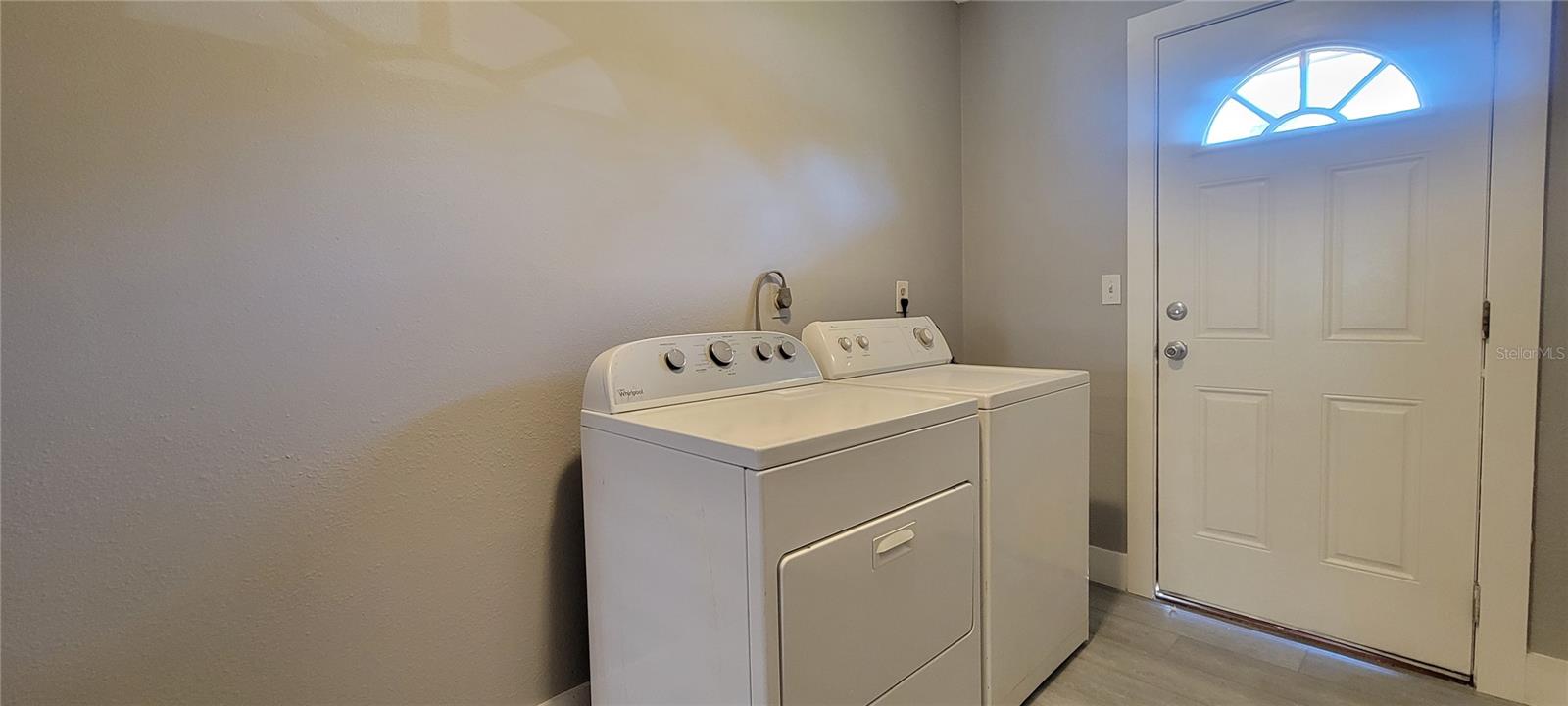6627 S West Shore Blvd Property Photo 5
