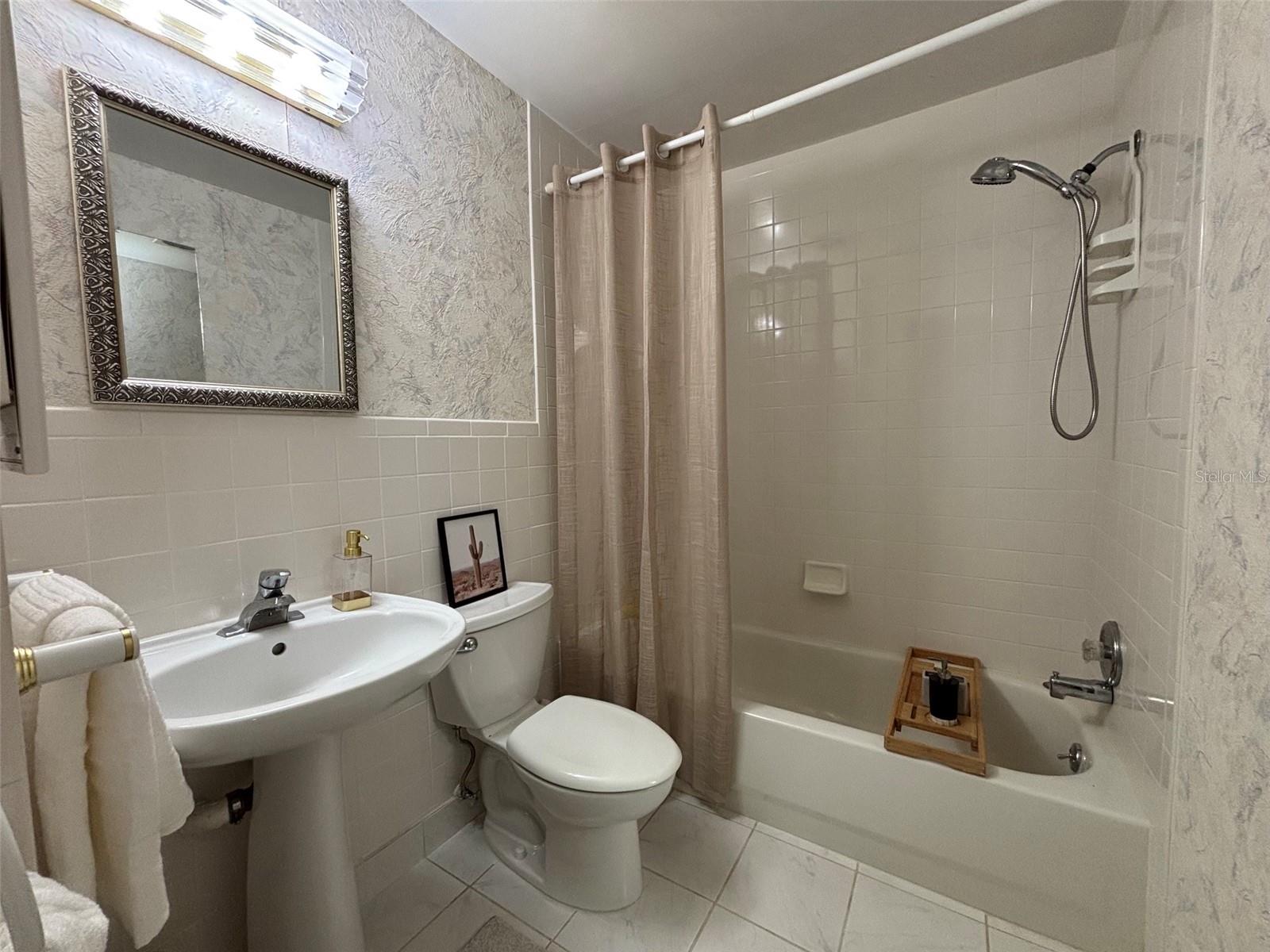 100 Bluff View Dr #609a Property Photo 13
