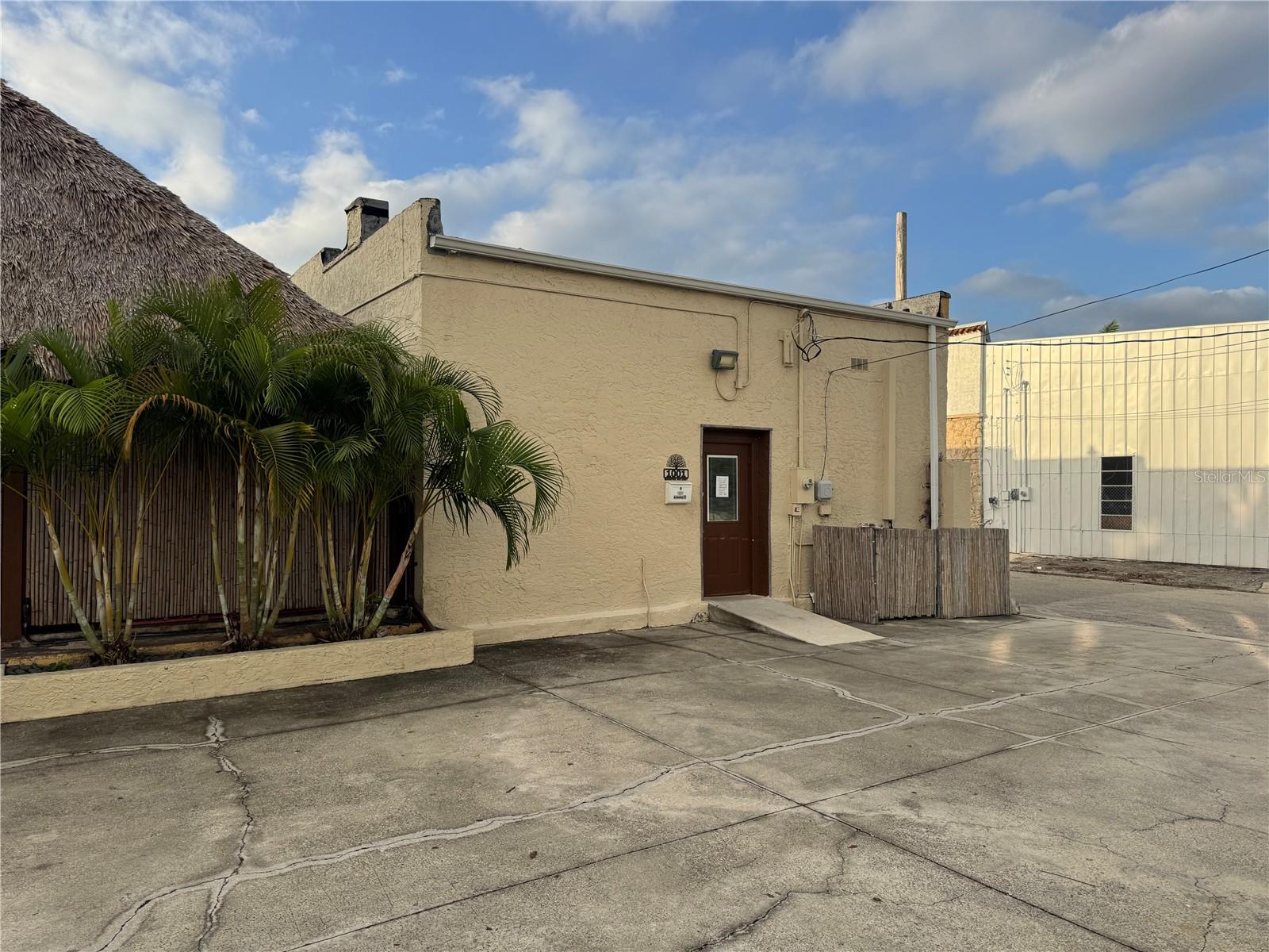 1001 & 1007 Manatee Ave E Property Photo 11