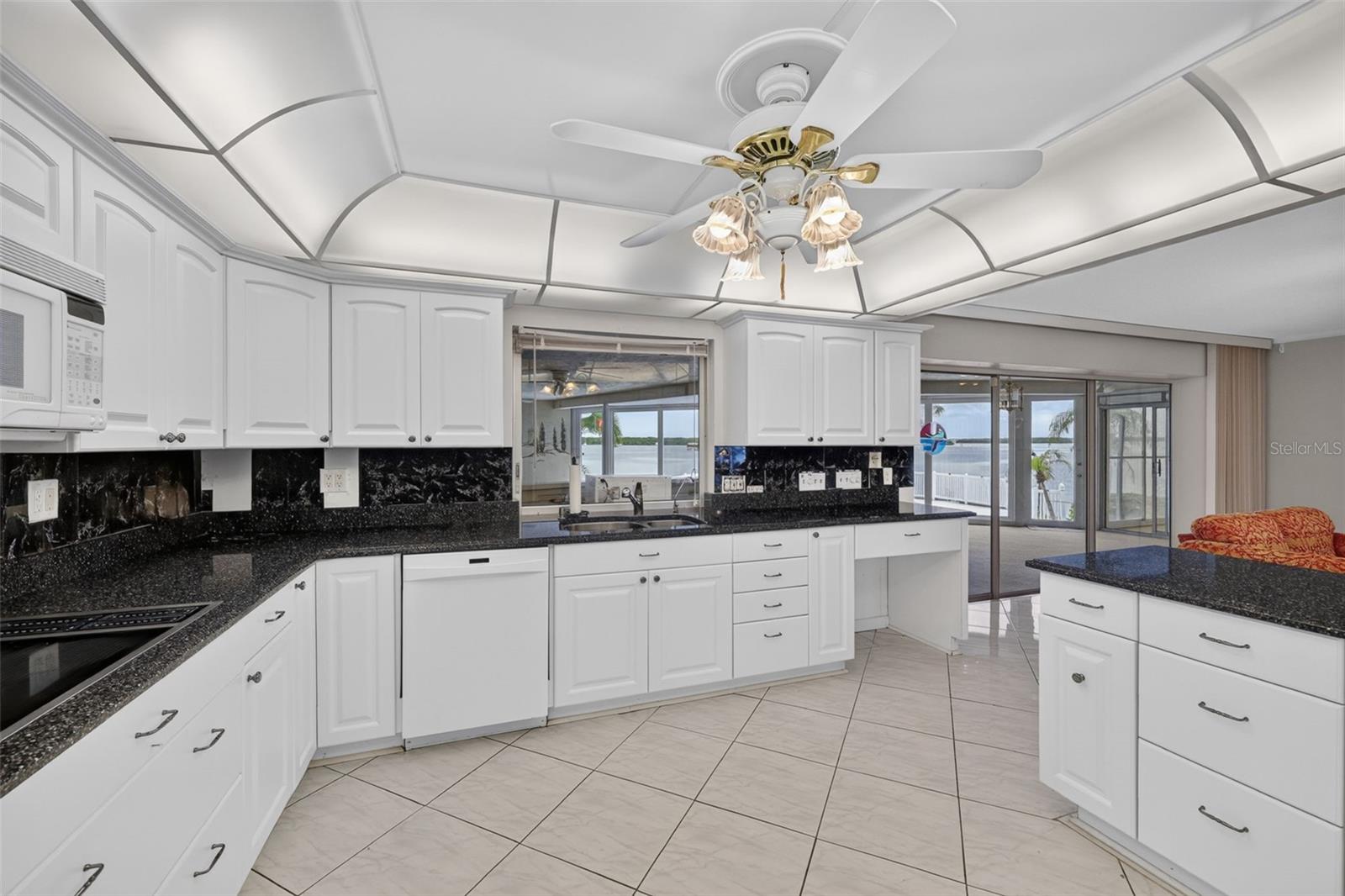891 Island Way Property Photo 13