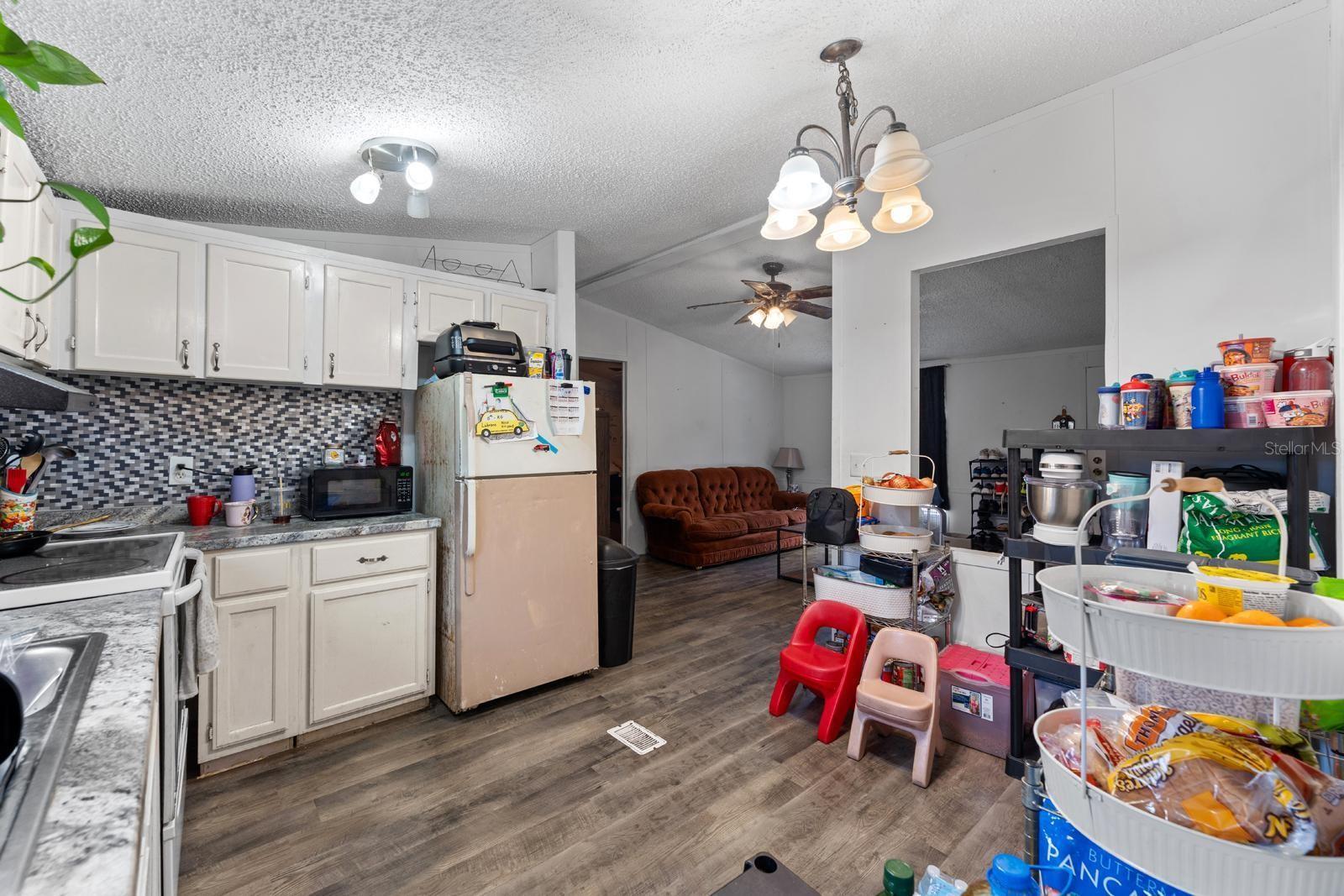 17558 Caufield Rd Property Photo 8