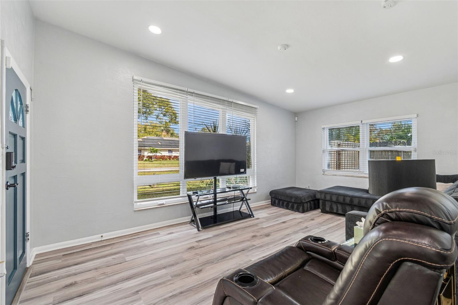 2810 W Silver Lake Ave Property Photo 8