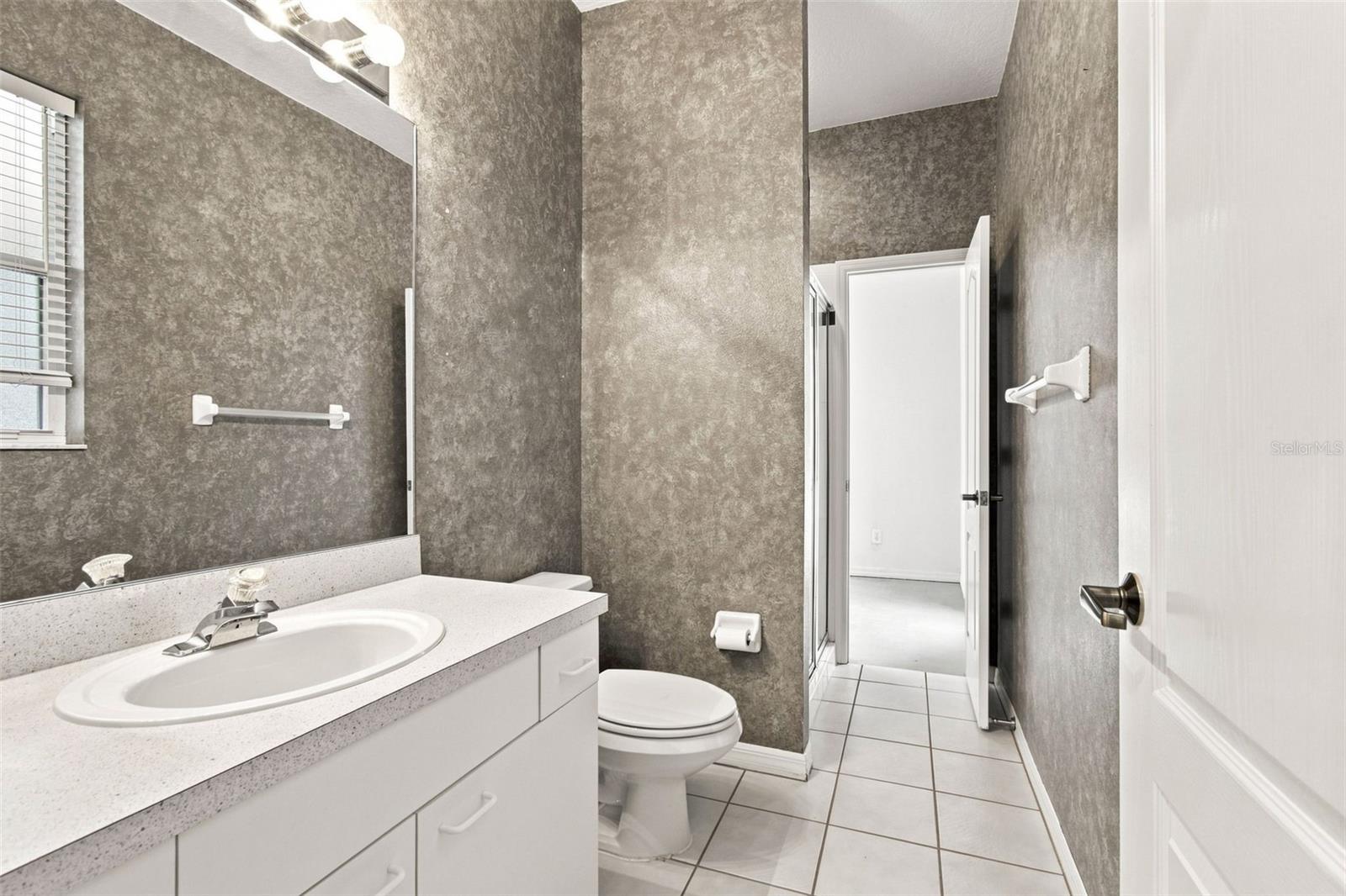 928 Oakview Rd Property Photo 26