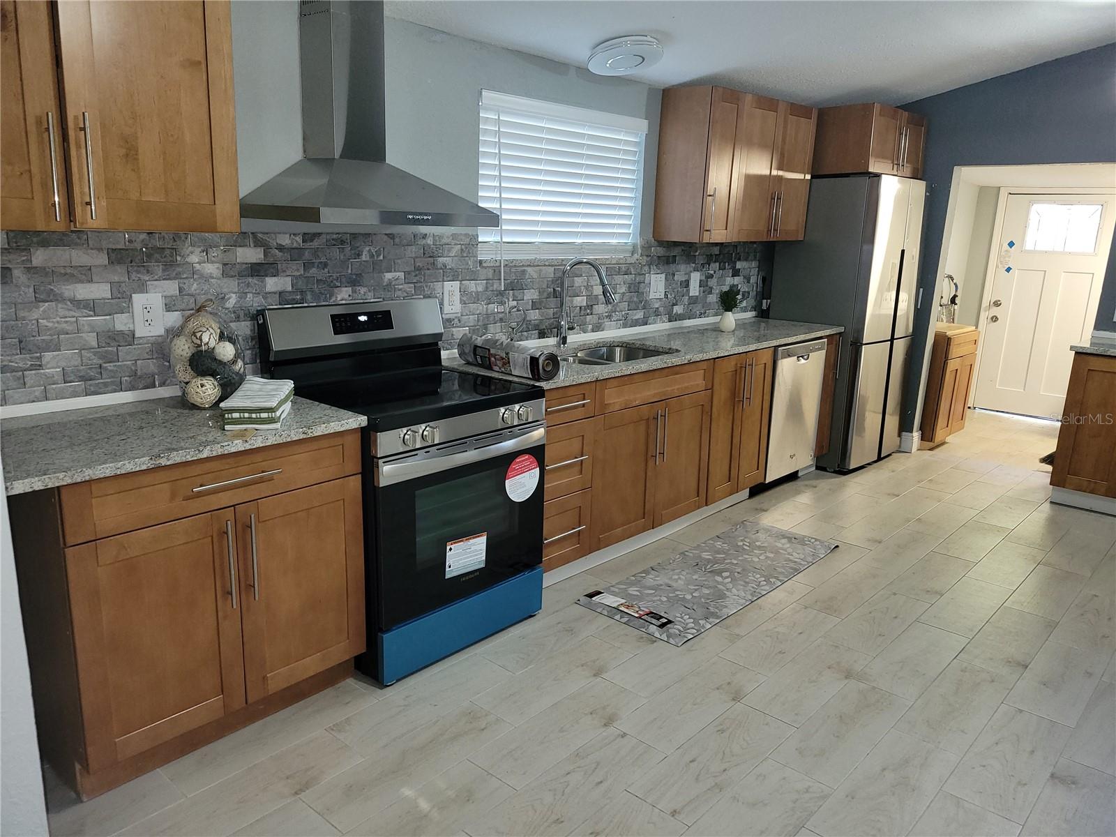 5548 11th St Property Photo 70