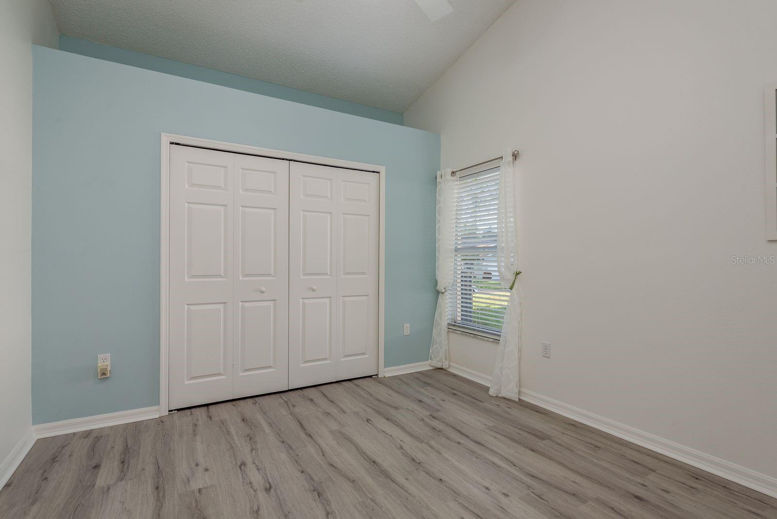 9742 Oakwood Hills Ct Property Photo 25