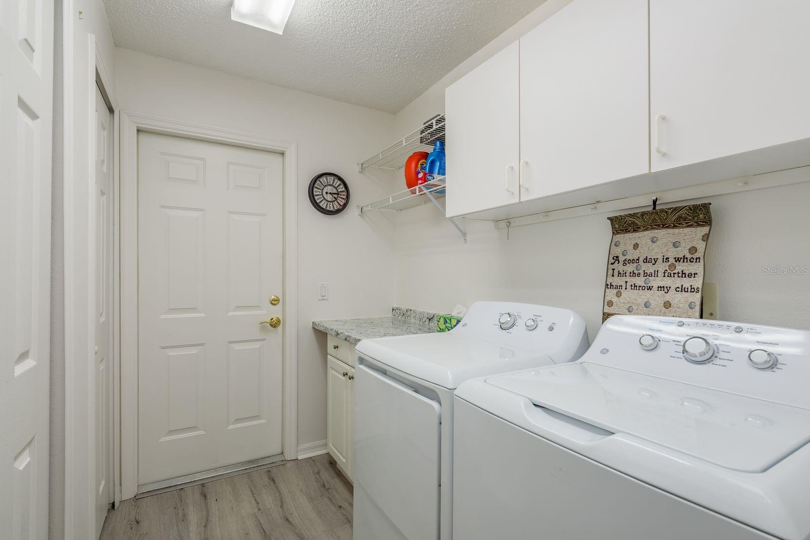 9742 Oakwood Hills Ct Property Photo 26