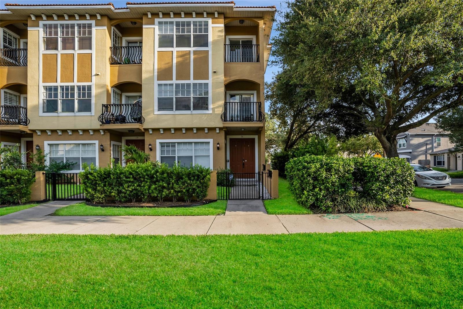 111 N ALBANY AVE #16