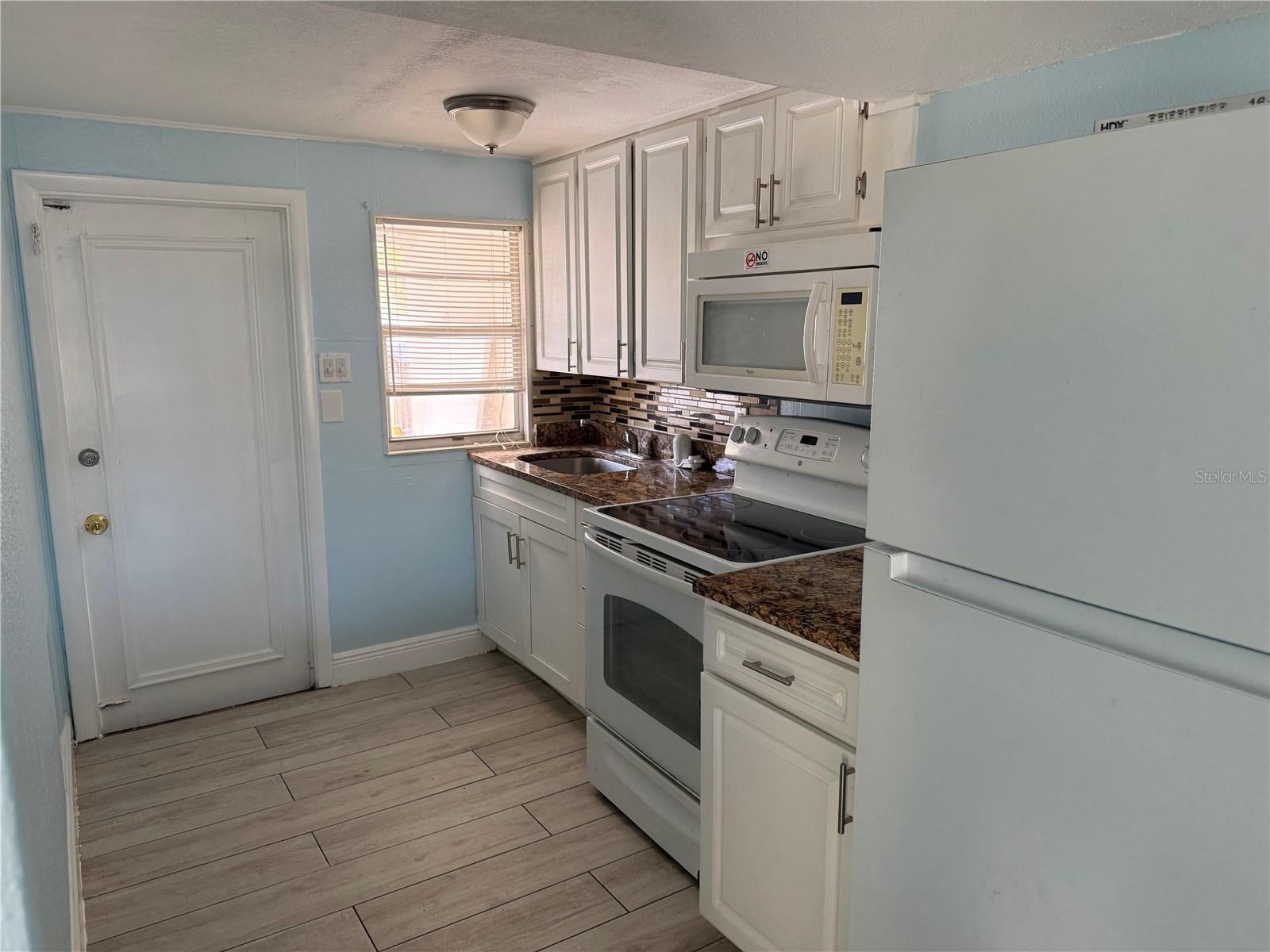 208-210-212 Elizabeth Ave #a,b Property Photo 17