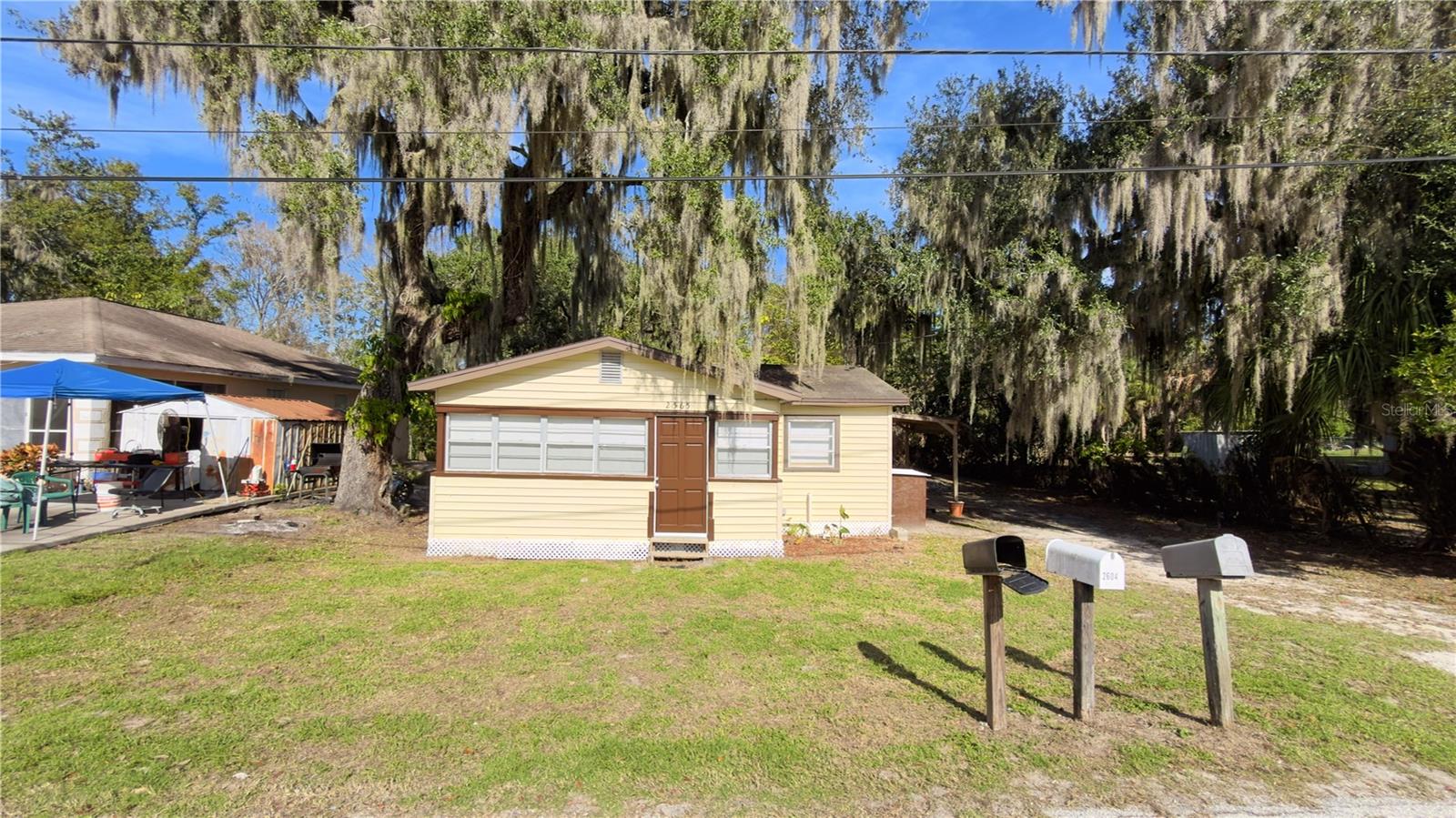 2565 4th St Property Photo 1