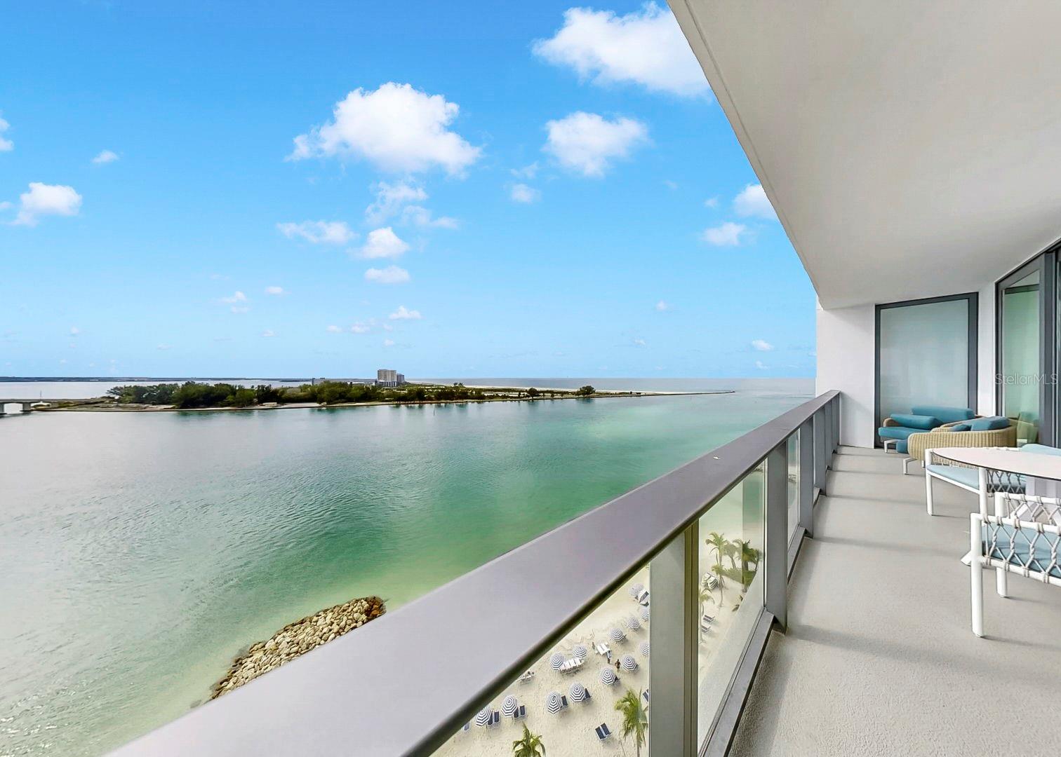 691 S Gulfview Blvd #1410 Property Photo 46