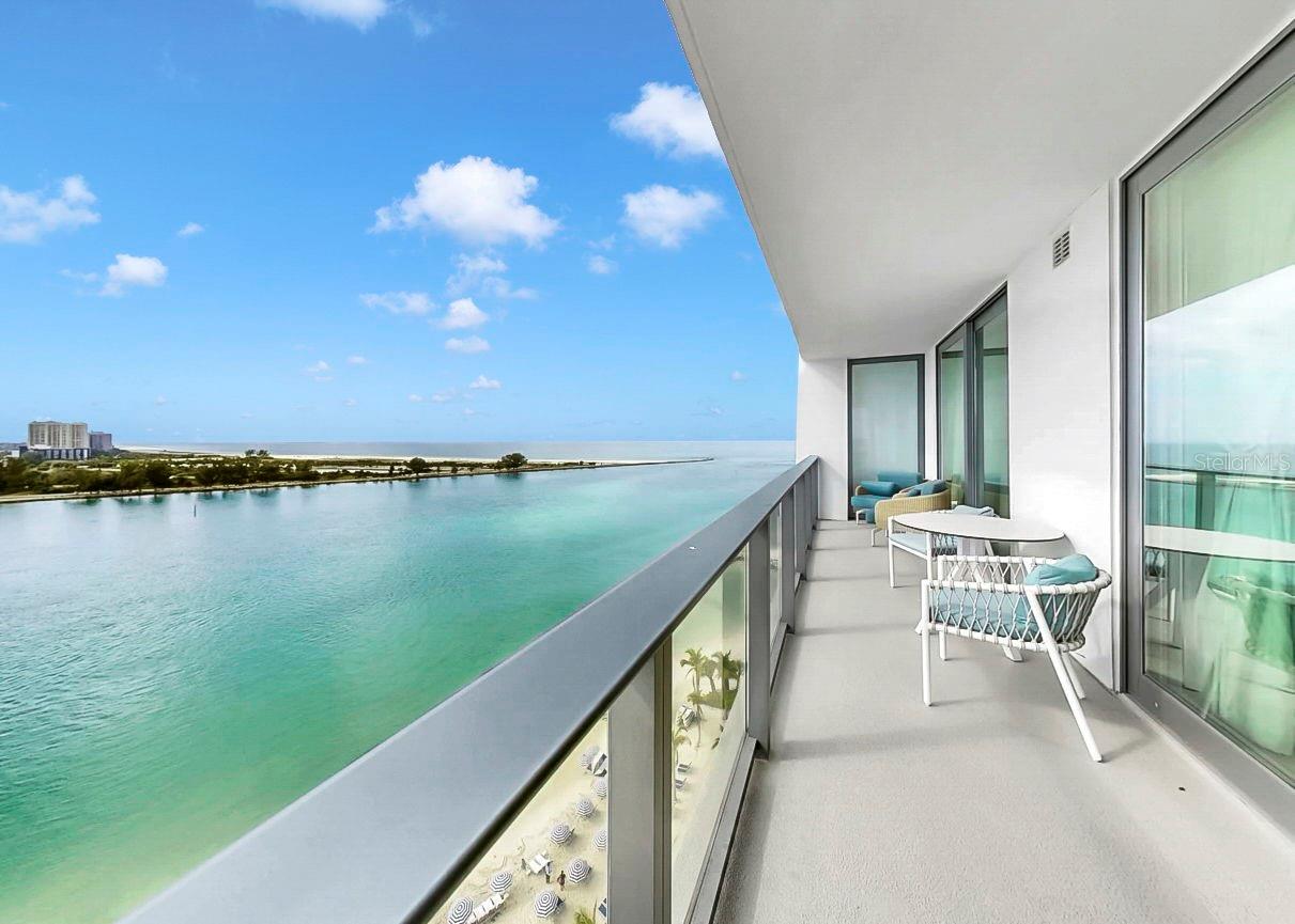 691 S Gulfview Blvd #1410 Property Photo 48