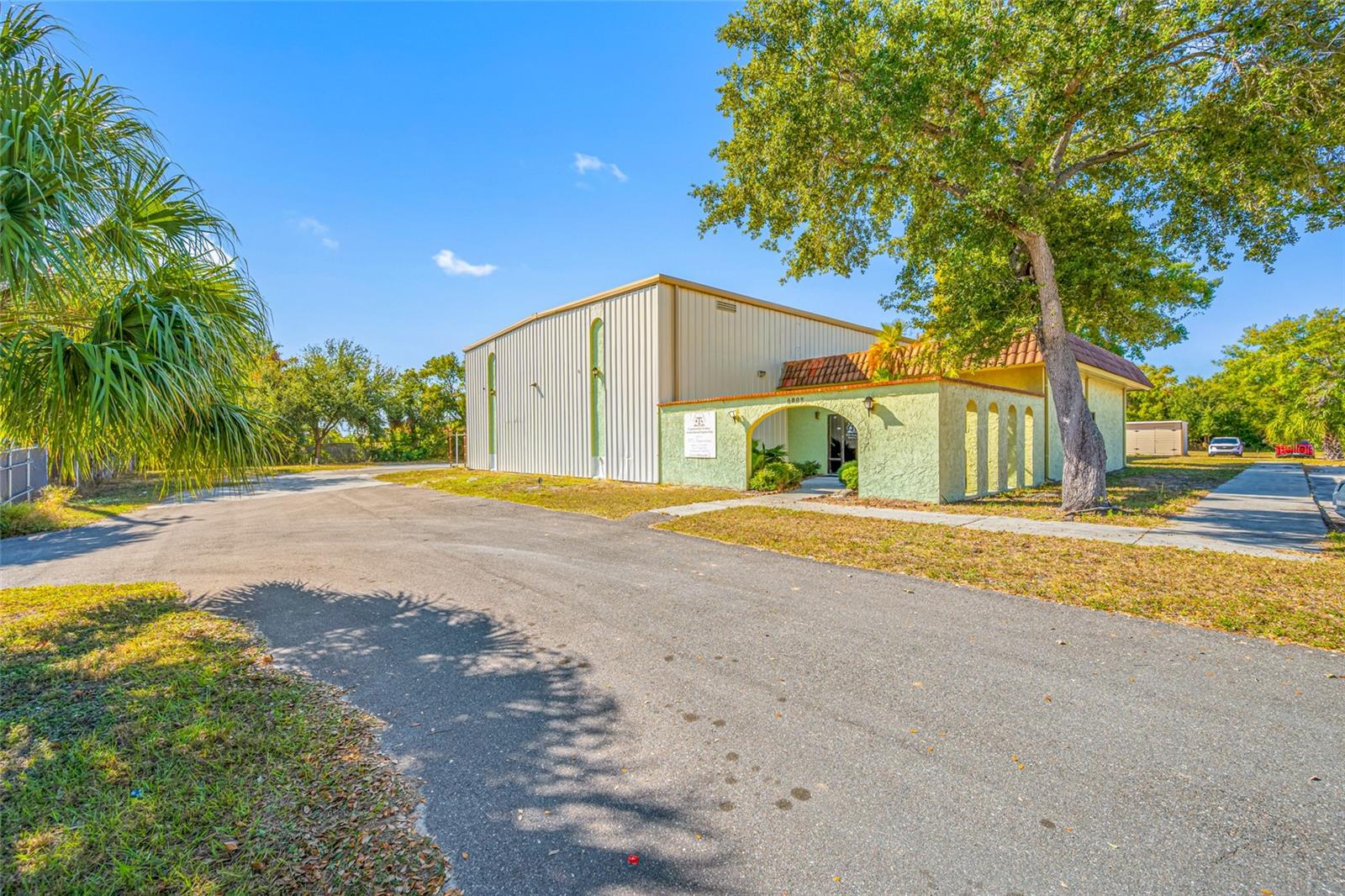 TB8462326 Property Photo 3