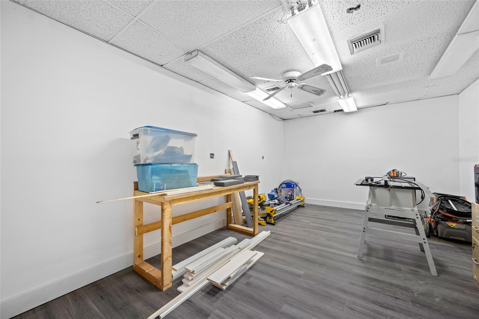 TB8462326 Property Photo 46
