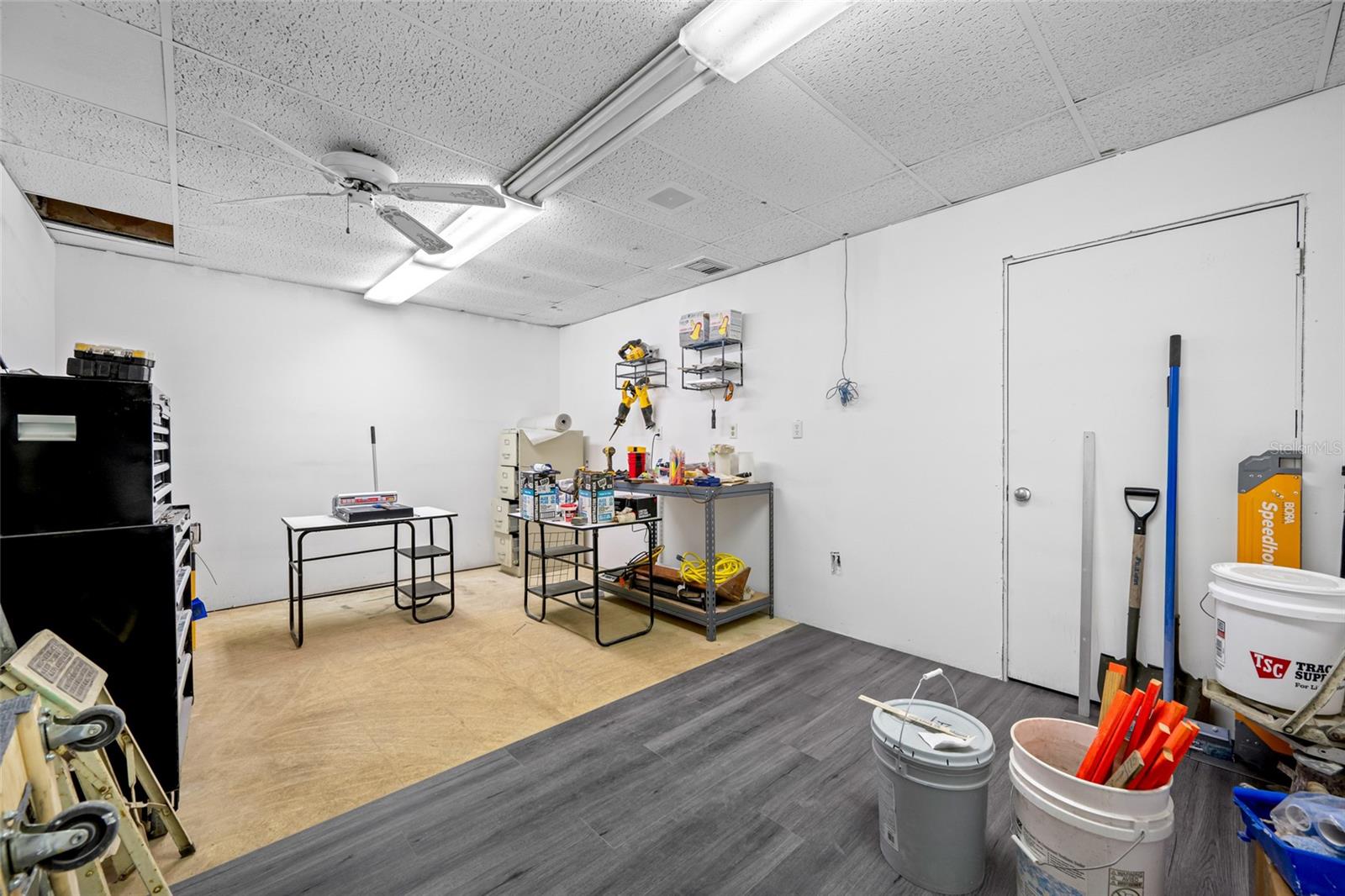 TB8462326 Property Photo 47
