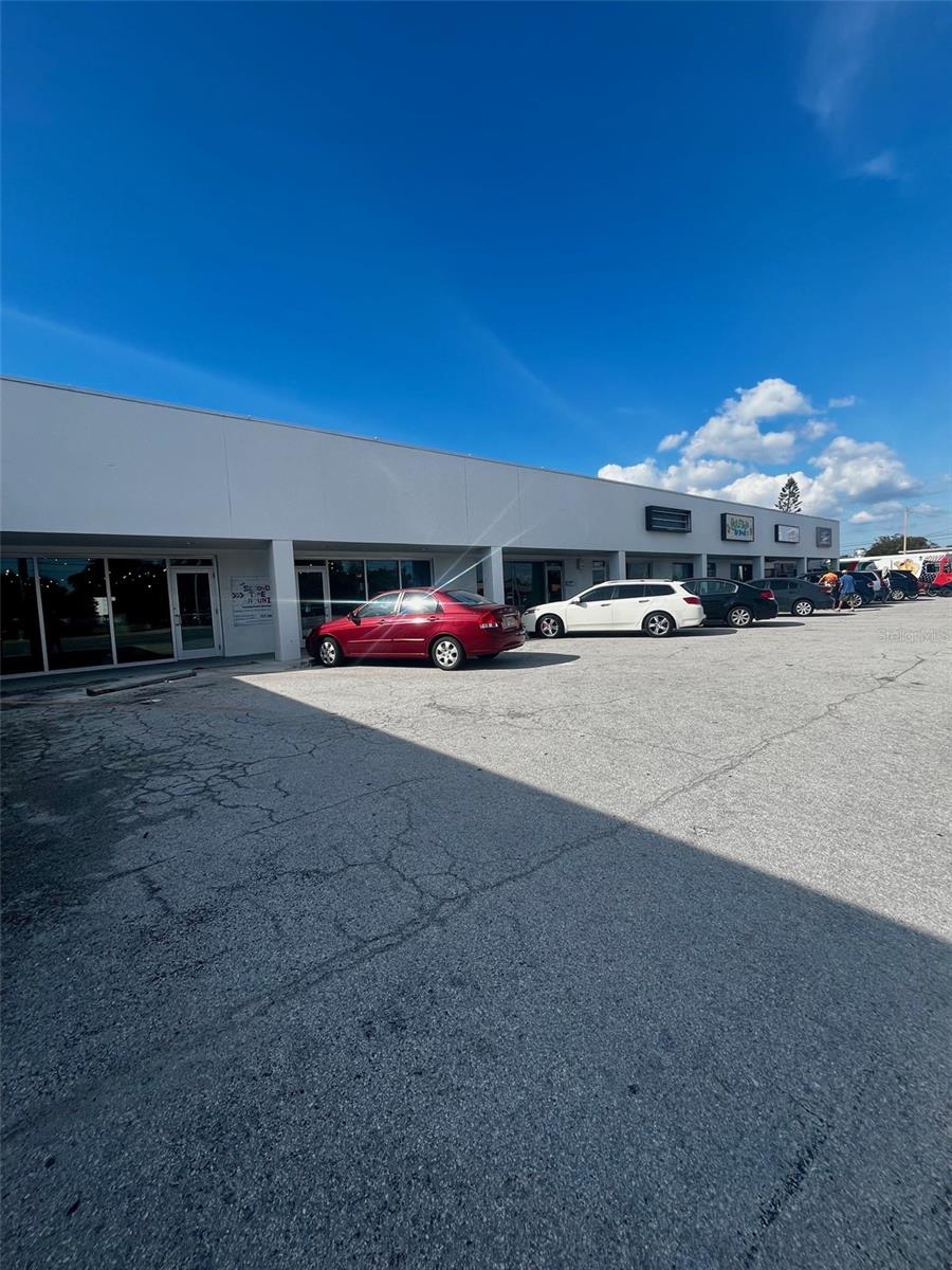 6024 Seminole Blvd Property Photo 3