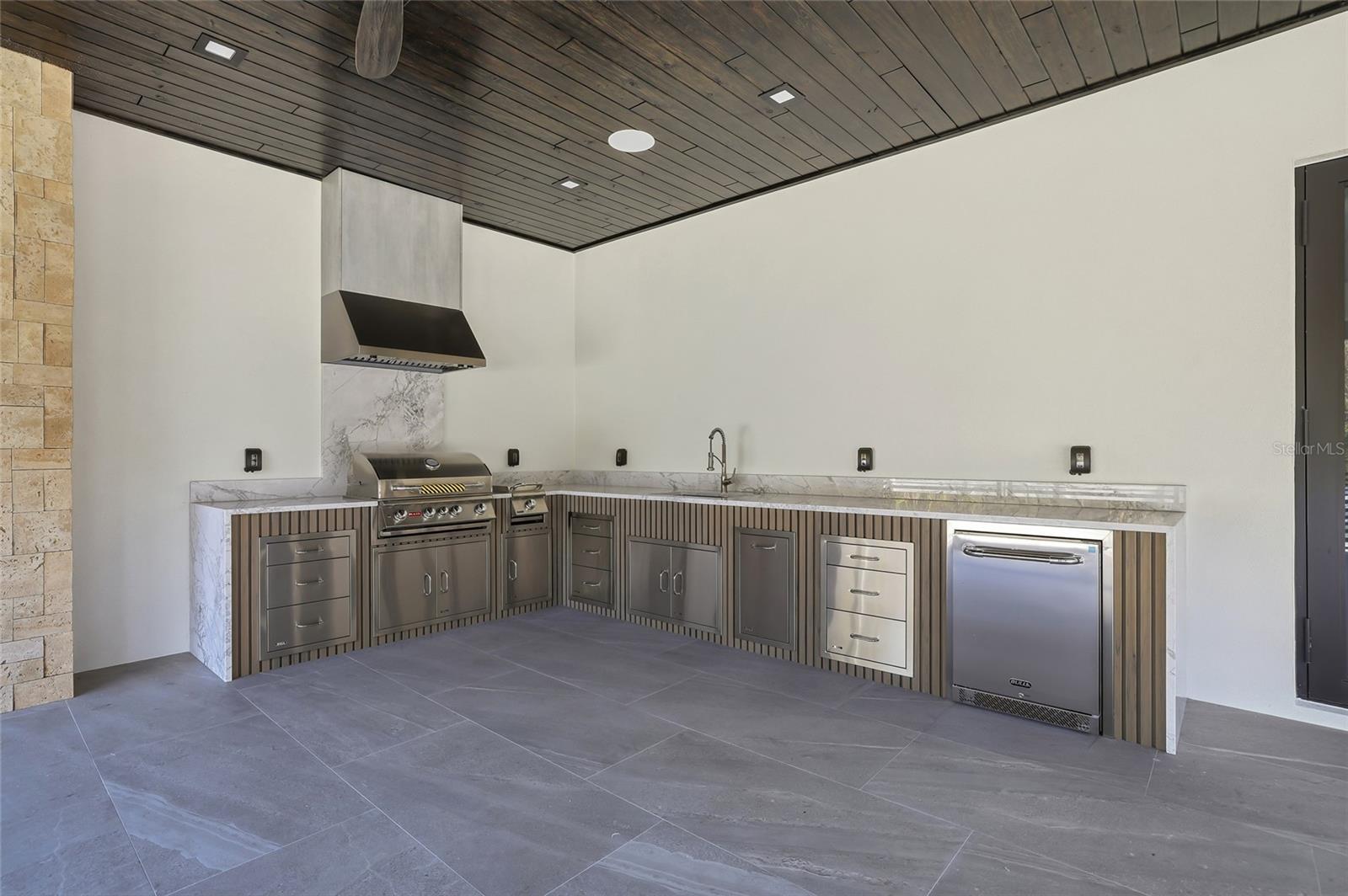 6802 E Creek Dr Property Photo 68