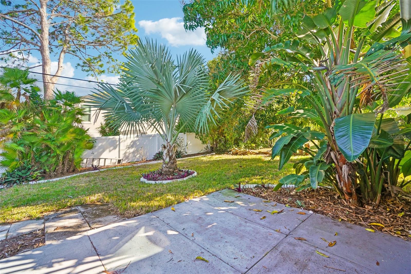 2137 Malcolm Dr Property Photo 27