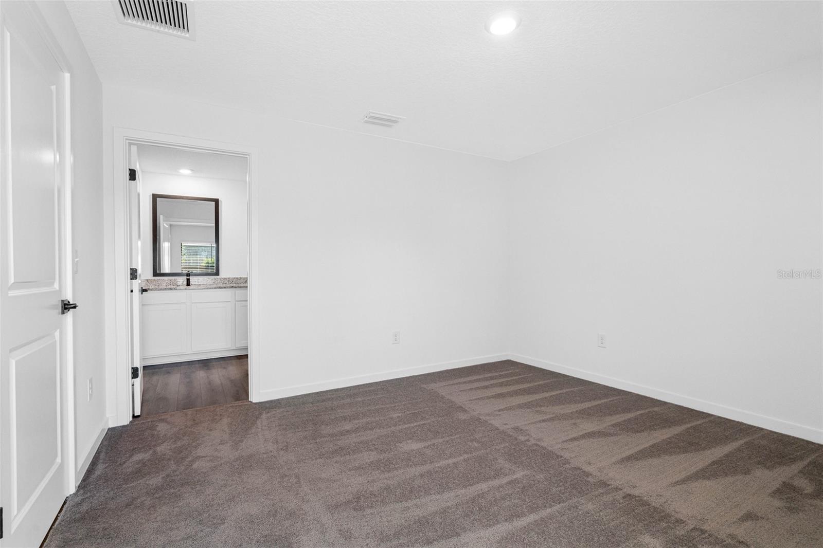 12143 Elston St Property Photo 8
