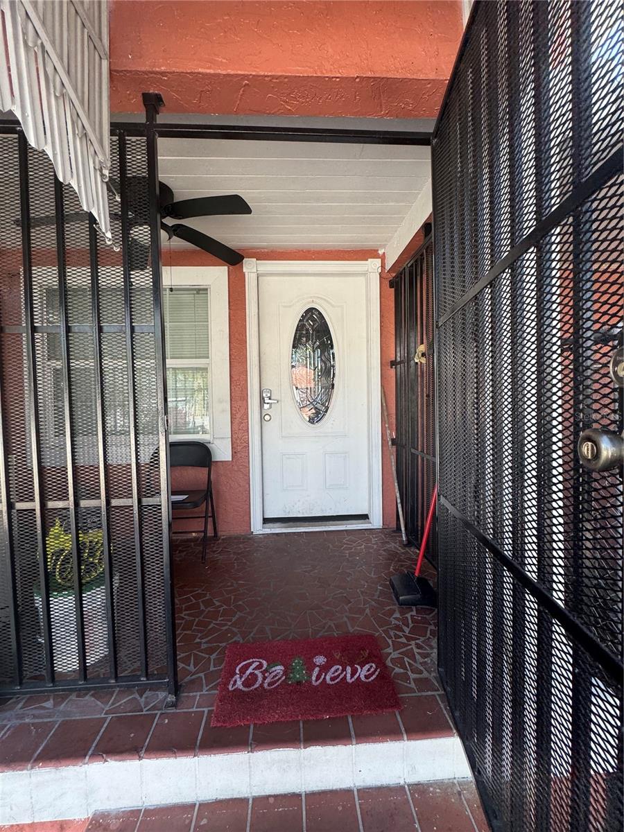 2312 W La Salle St Property Photo 3