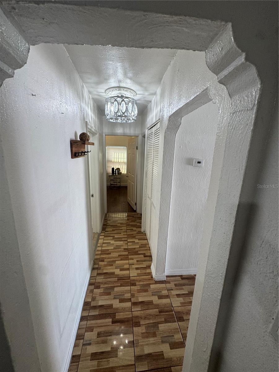 2312 W La Salle St Property Photo 5