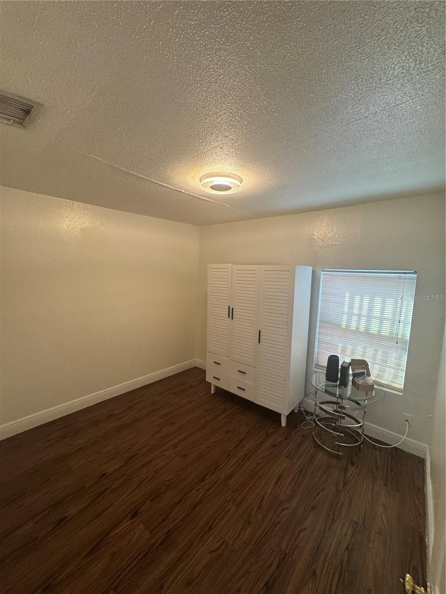 2312 W La Salle St Property Photo 13