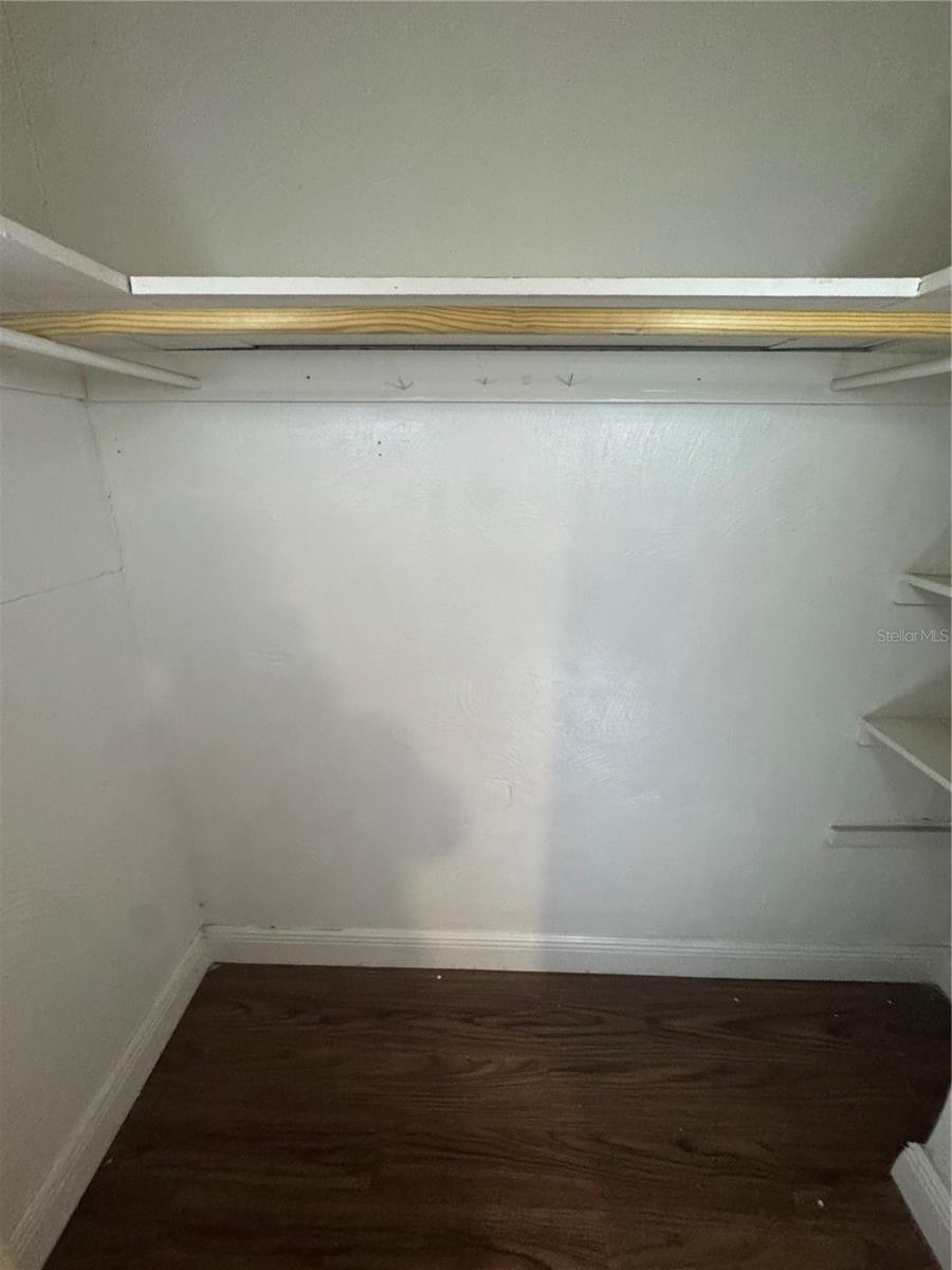2312 W La Salle St Property Photo 14