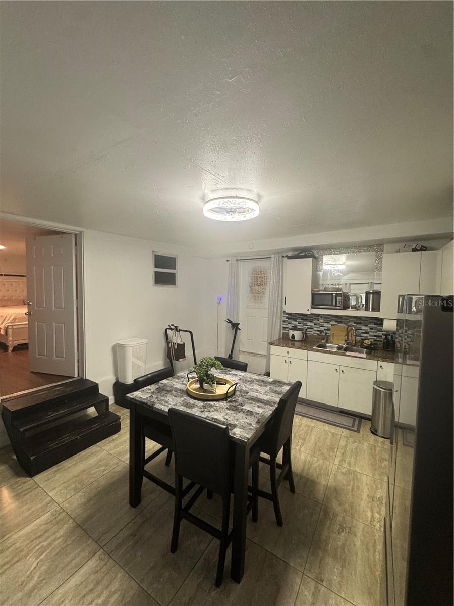 2312 W La Salle St Property Photo 17