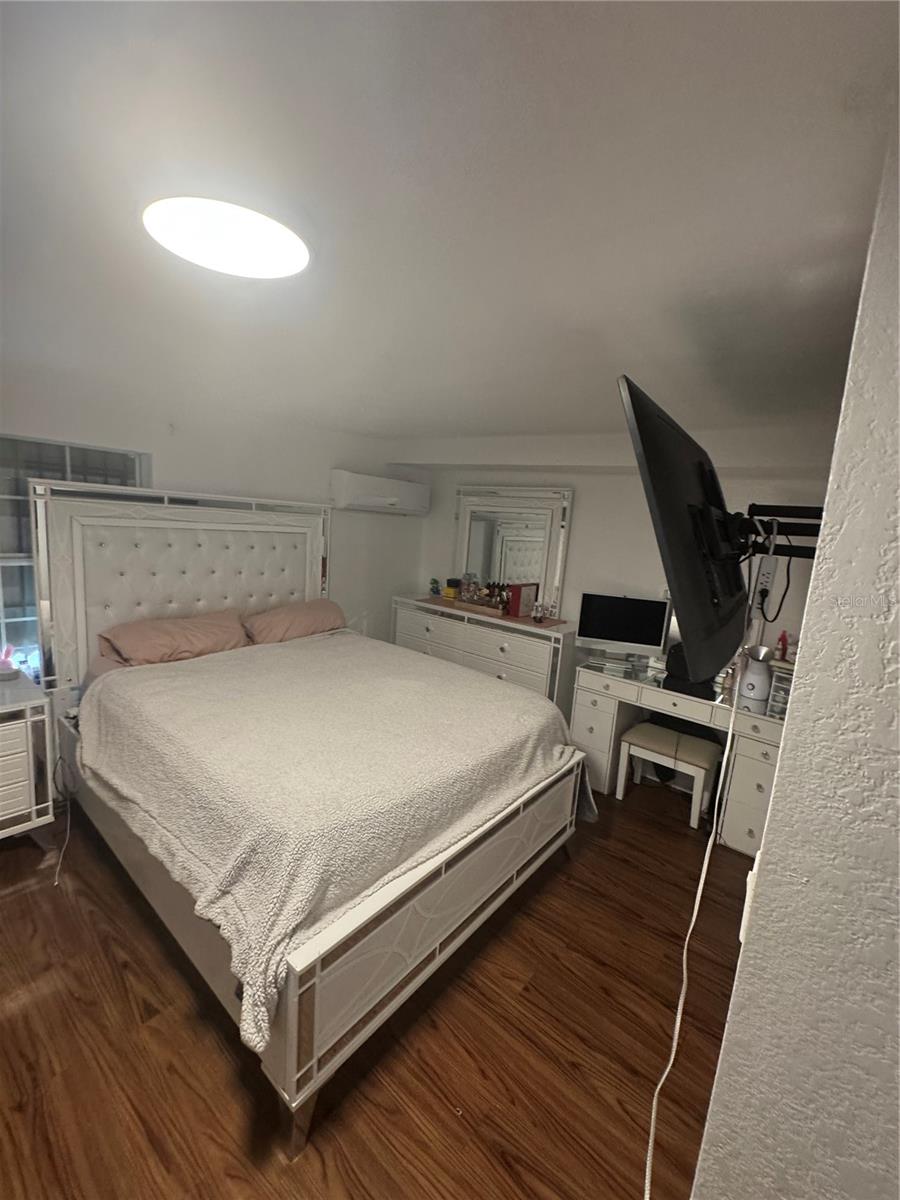 2312 W La Salle St Property Photo 18